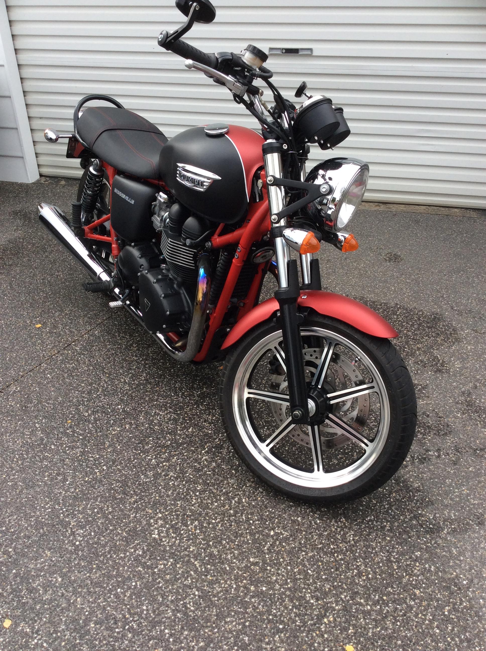 2013 TRIUMPH BONNEVILLE ROAD