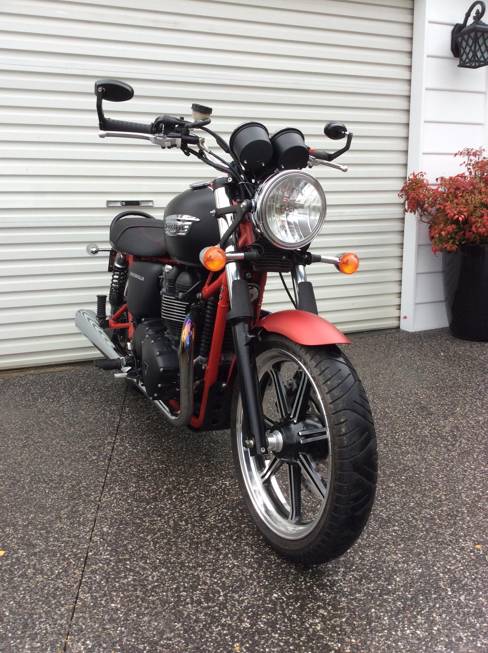 2013 TRIUMPH BONNEVILLE ROAD