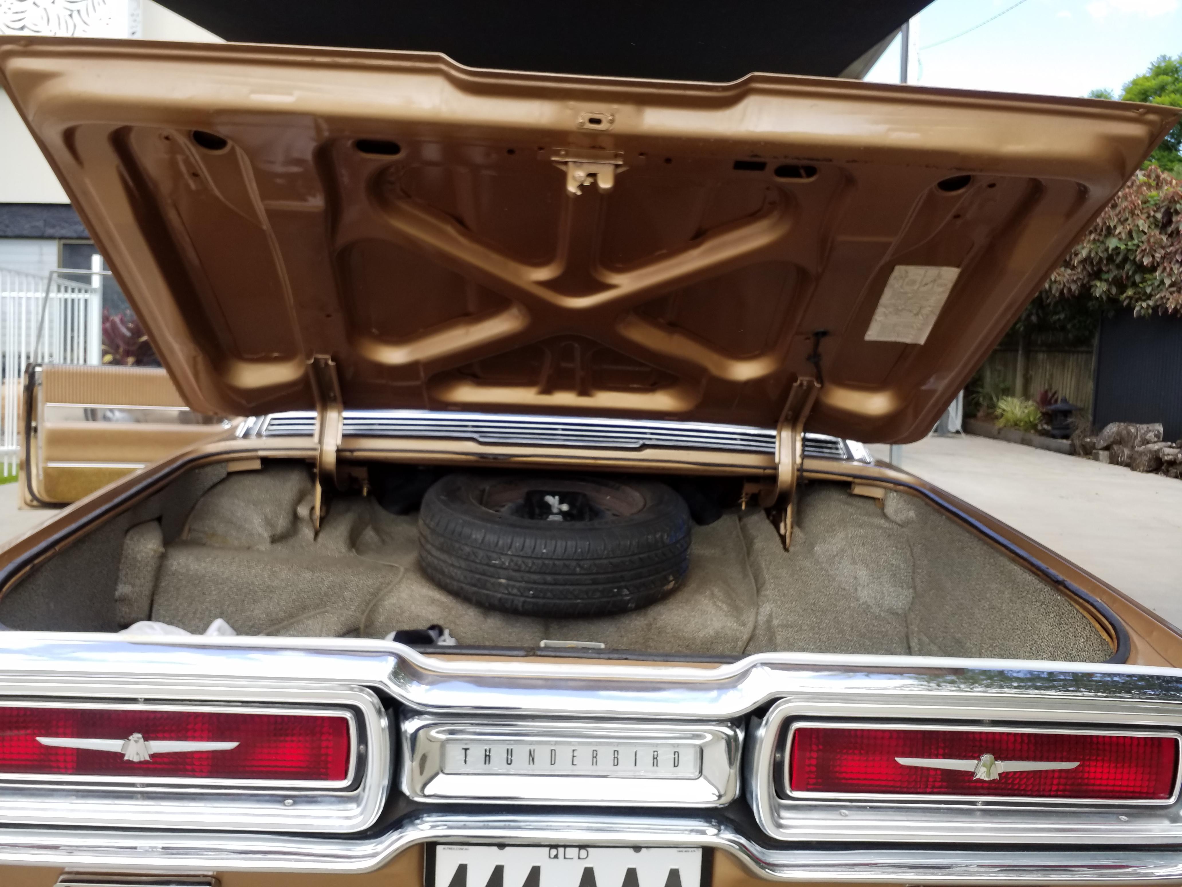 1964 FORD THUNDERBIRD COUPE 