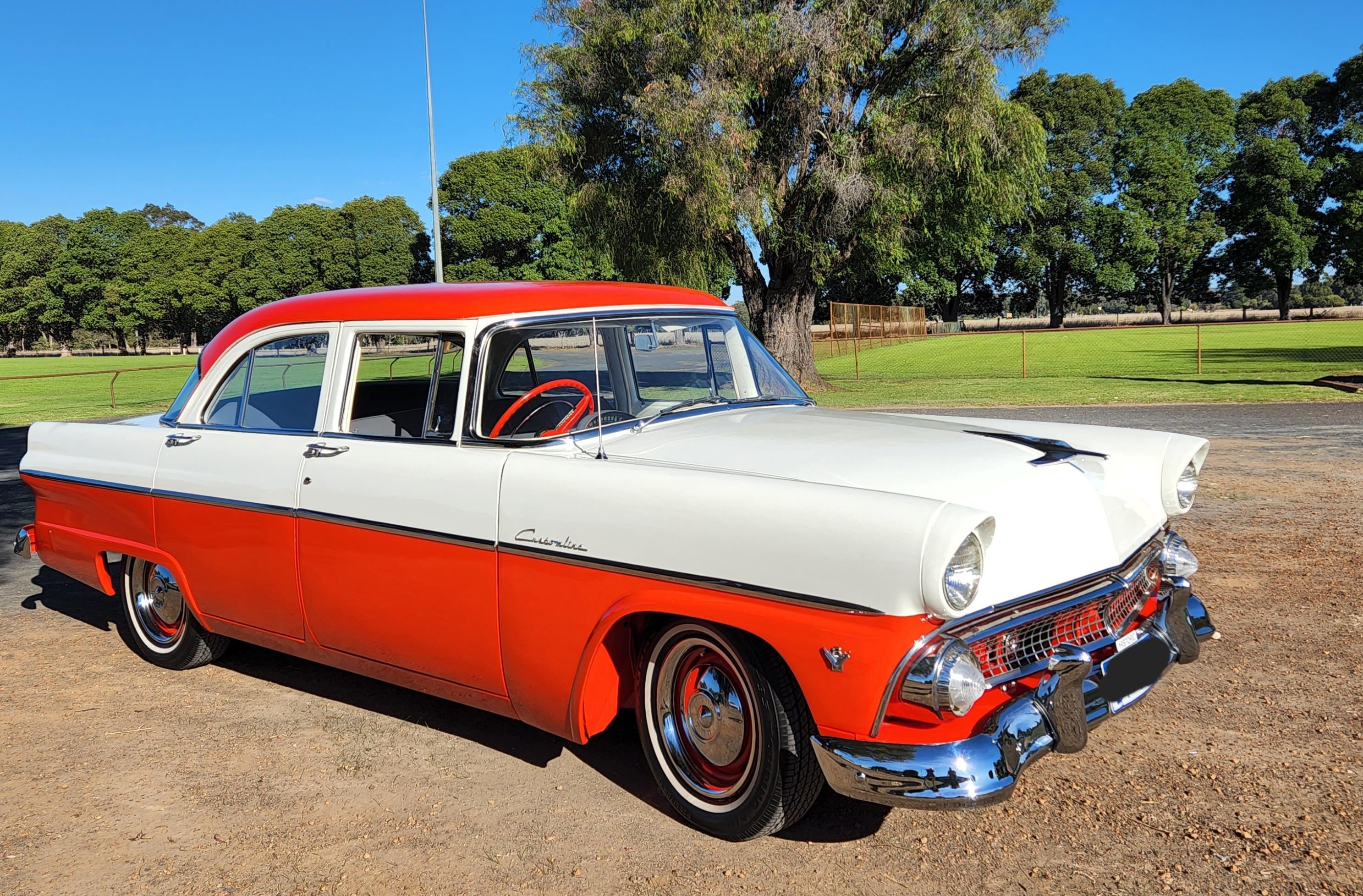 1955 FORD CUSTOMLINE COUPE