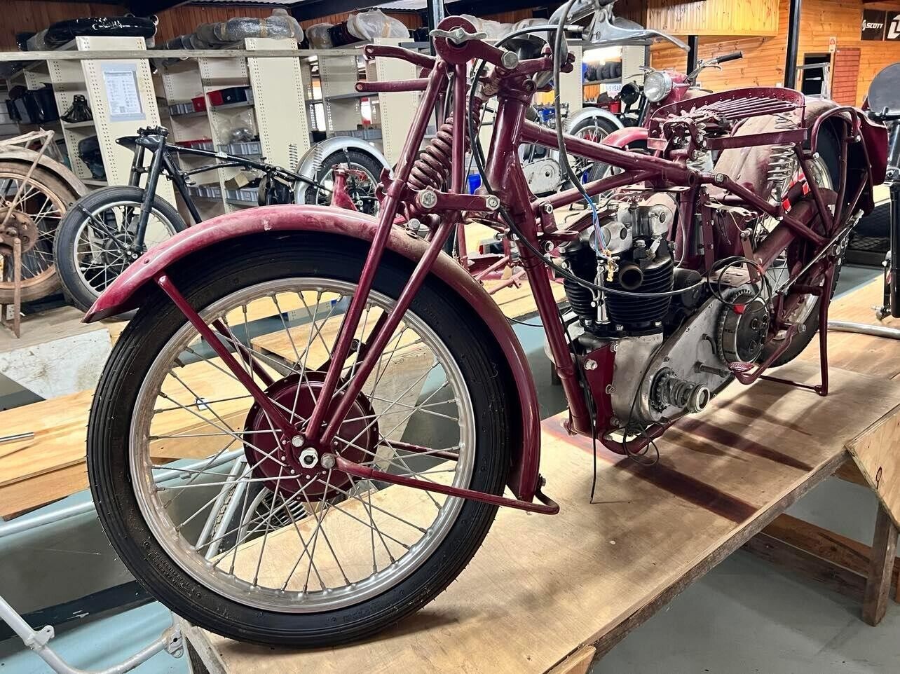 TRIUMPH CLASSIC BRITISH & VINTAGE MOTORCYCLE BIKES, ENGINES PARTS, BULK COLLECTION