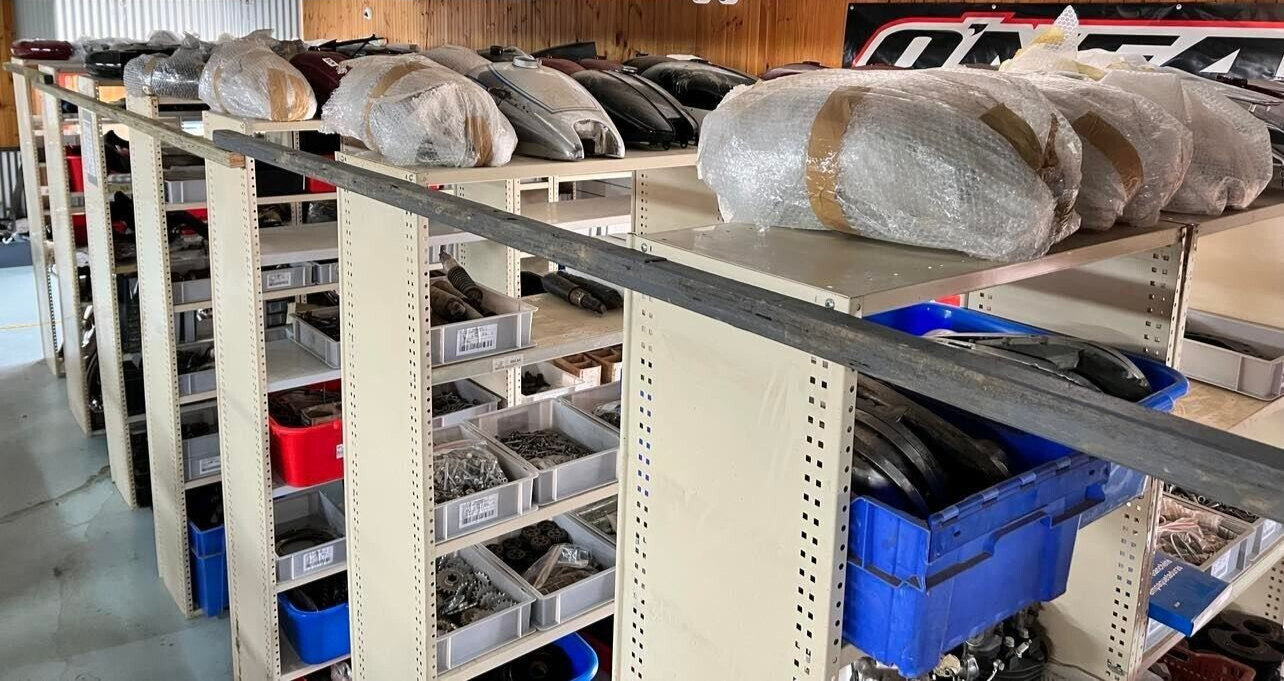 TRIUMPH CLASSIC BRITISH & VINTAGE MOTORCYCLE BIKES, ENGINES PARTS, BULK COLLECTION