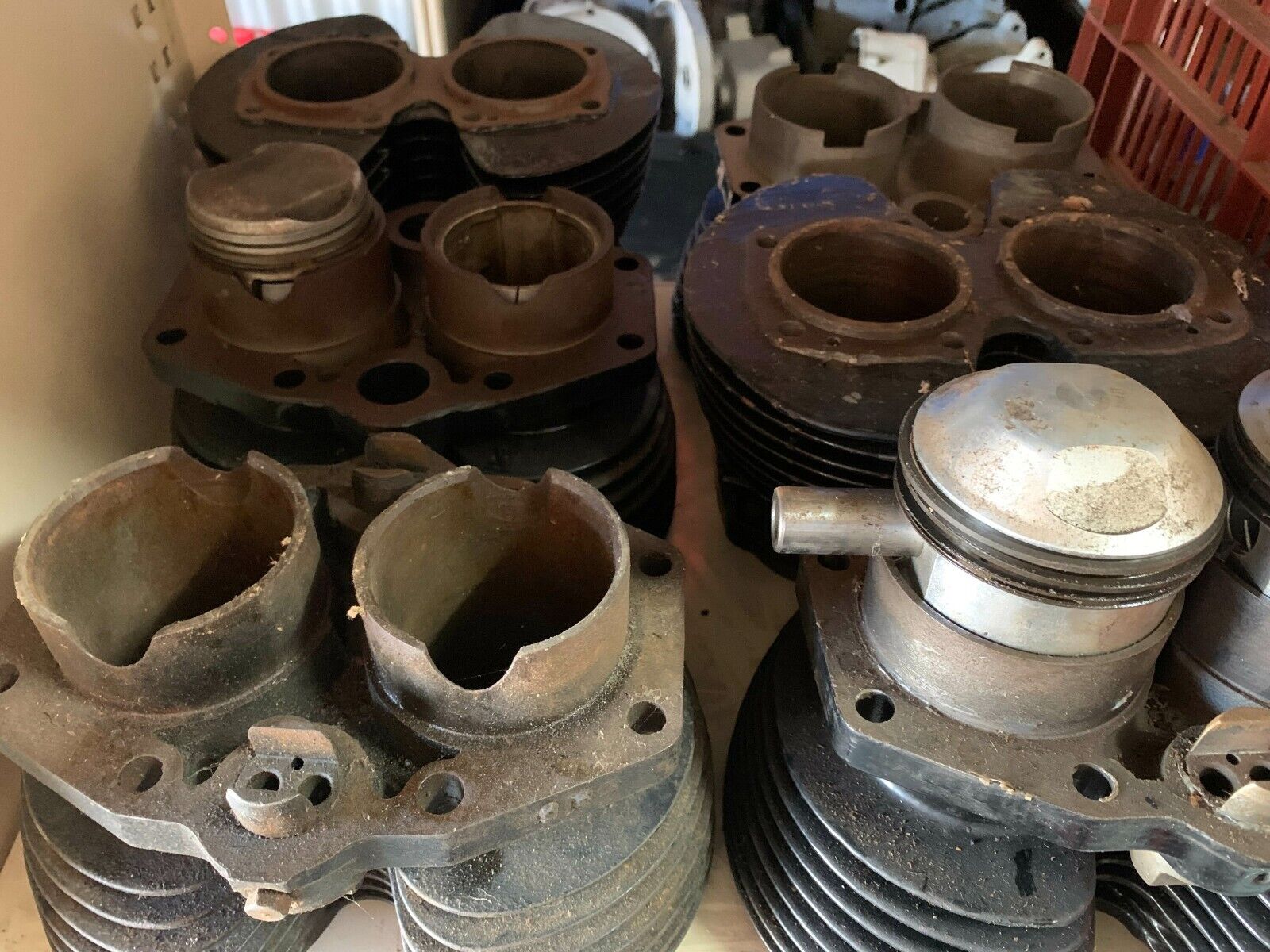 TRIUMPH CLASSIC BRITISH & VINTAGE MOTORCYCLE BIKES, ENGINES PARTS, BULK COLLECTION