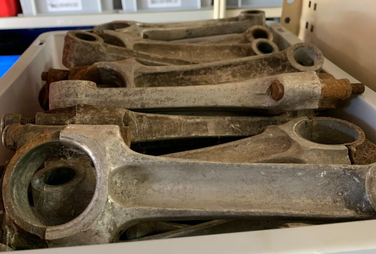 TRIUMPH CLASSIC BRITISH & VINTAGE MOTORCYCLE BIKES, ENGINES PARTS, BULK COLLECTION