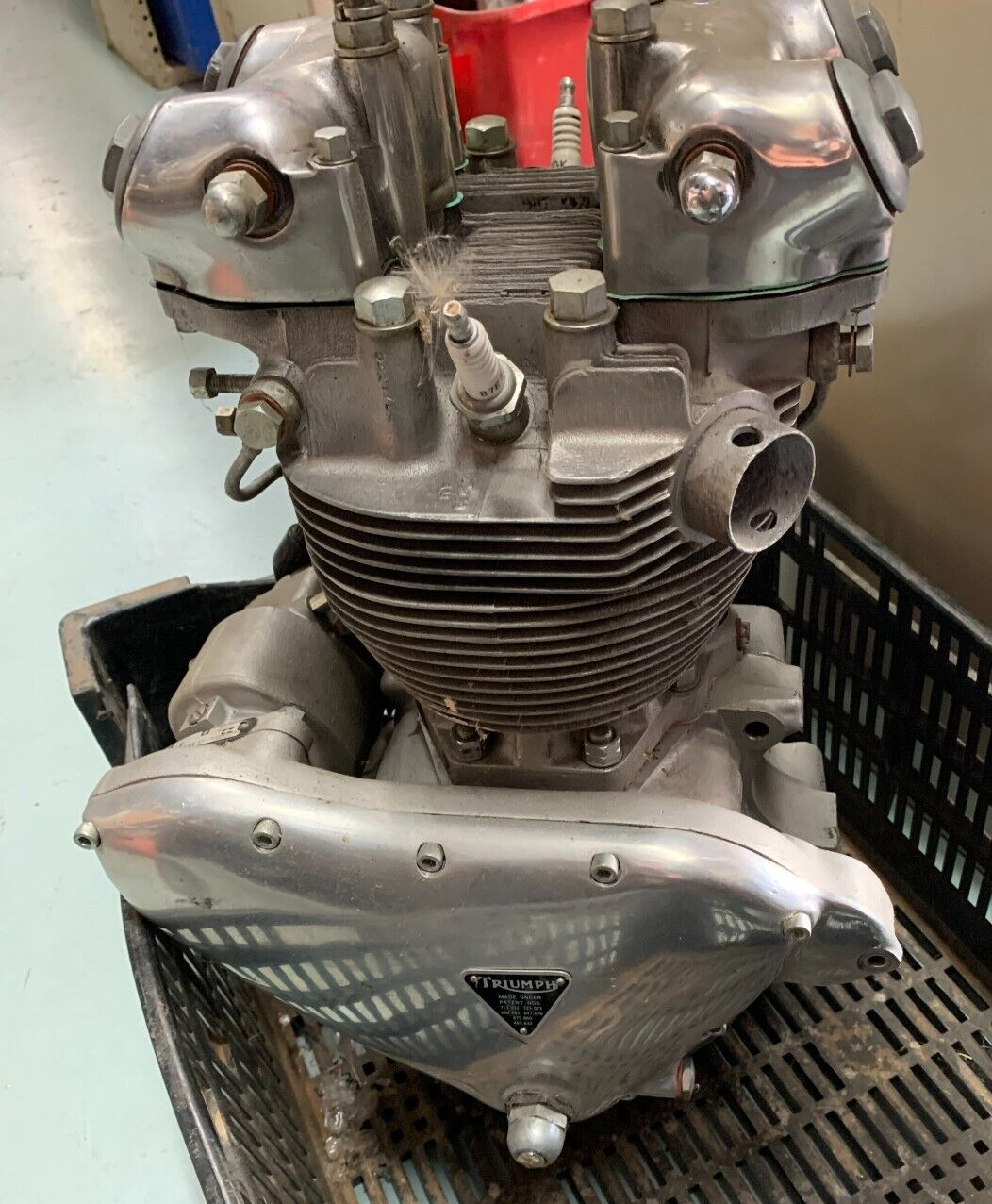 TRIUMPH CLASSIC BRITISH & VINTAGE MOTORCYCLE BIKES, ENGINES PARTS, BULK COLLECTION