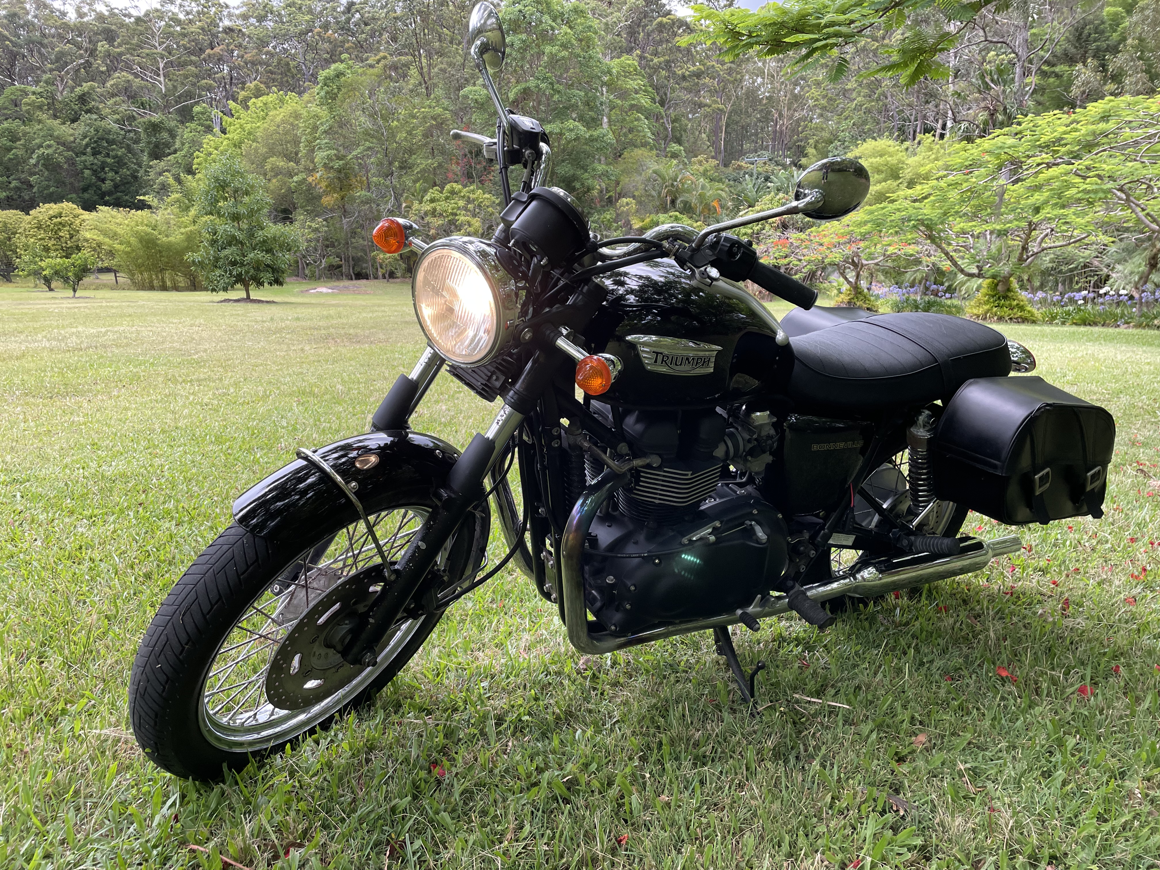 2008 TRIUMPH BONNEVILLE 865CC ROAD