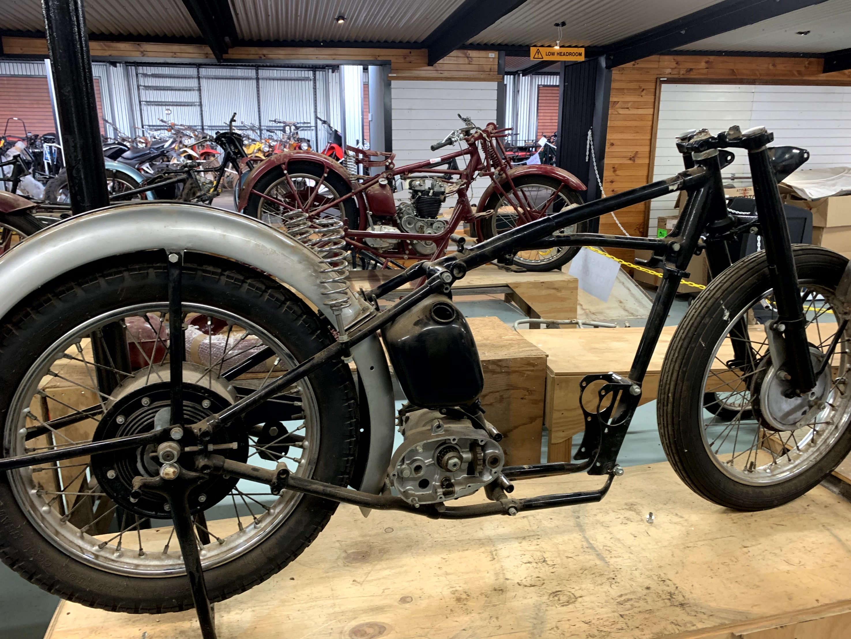 TRIUMPH CLASSIC BRITISH & VINTAGE MOTORCYCLE BIKES, ENGINES PARTS, BULK COLLECTION