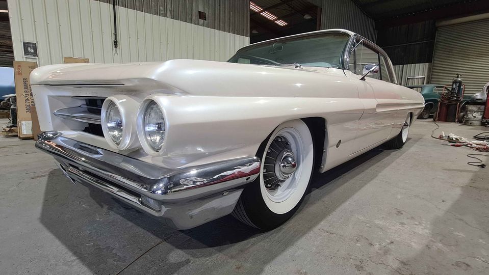 1962 PONTIAC GRAND PRIX COUPE