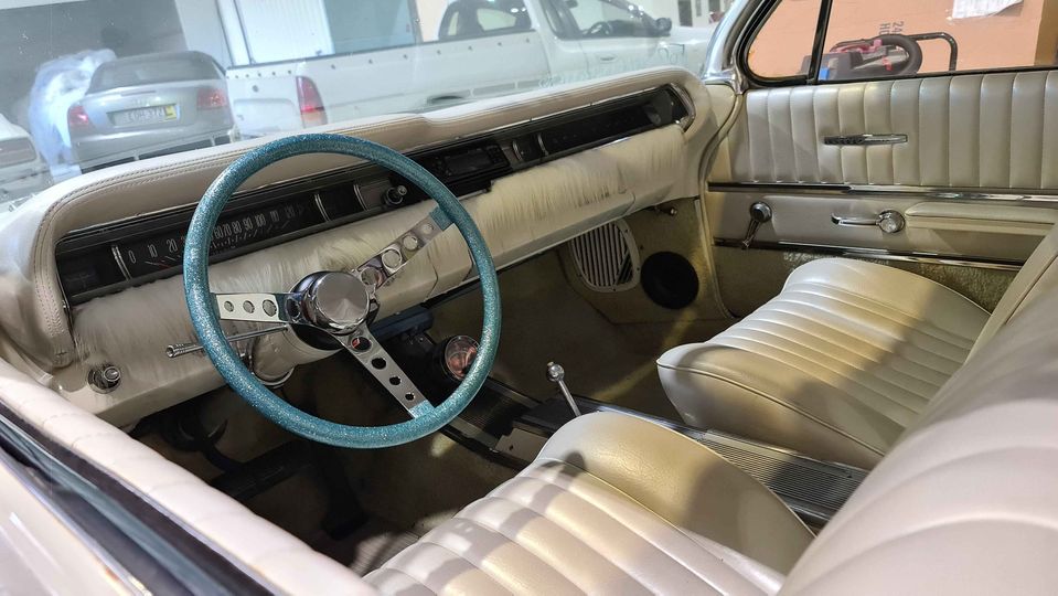 1962 PONTIAC GRAND PRIX COUPE