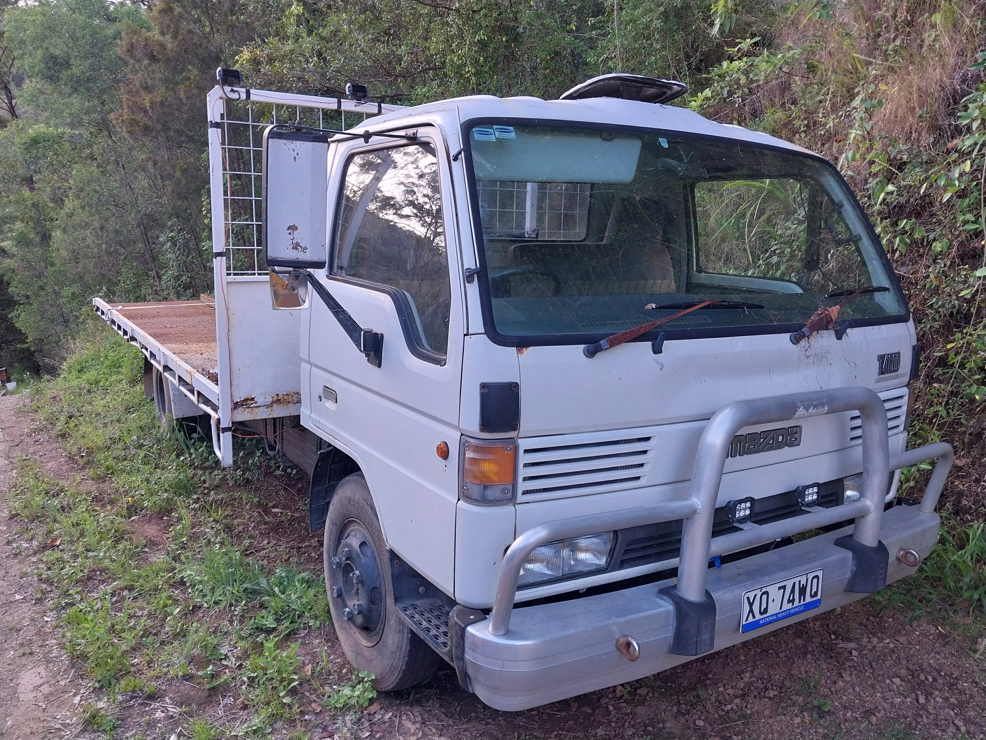 1994 MAZDA T4600 TRAY