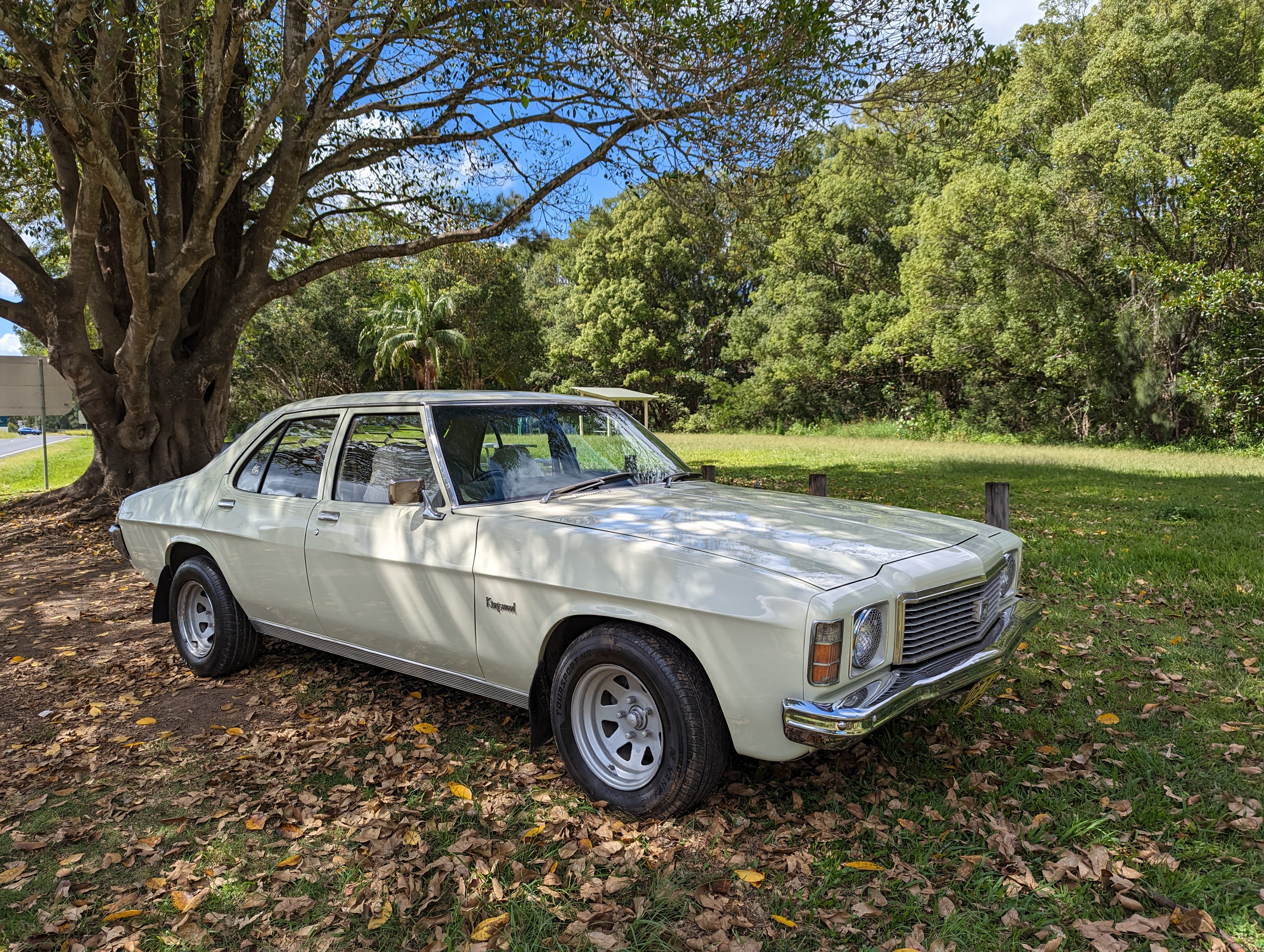 1975 HOLDEN KINGSWOOD HJ SEDAN