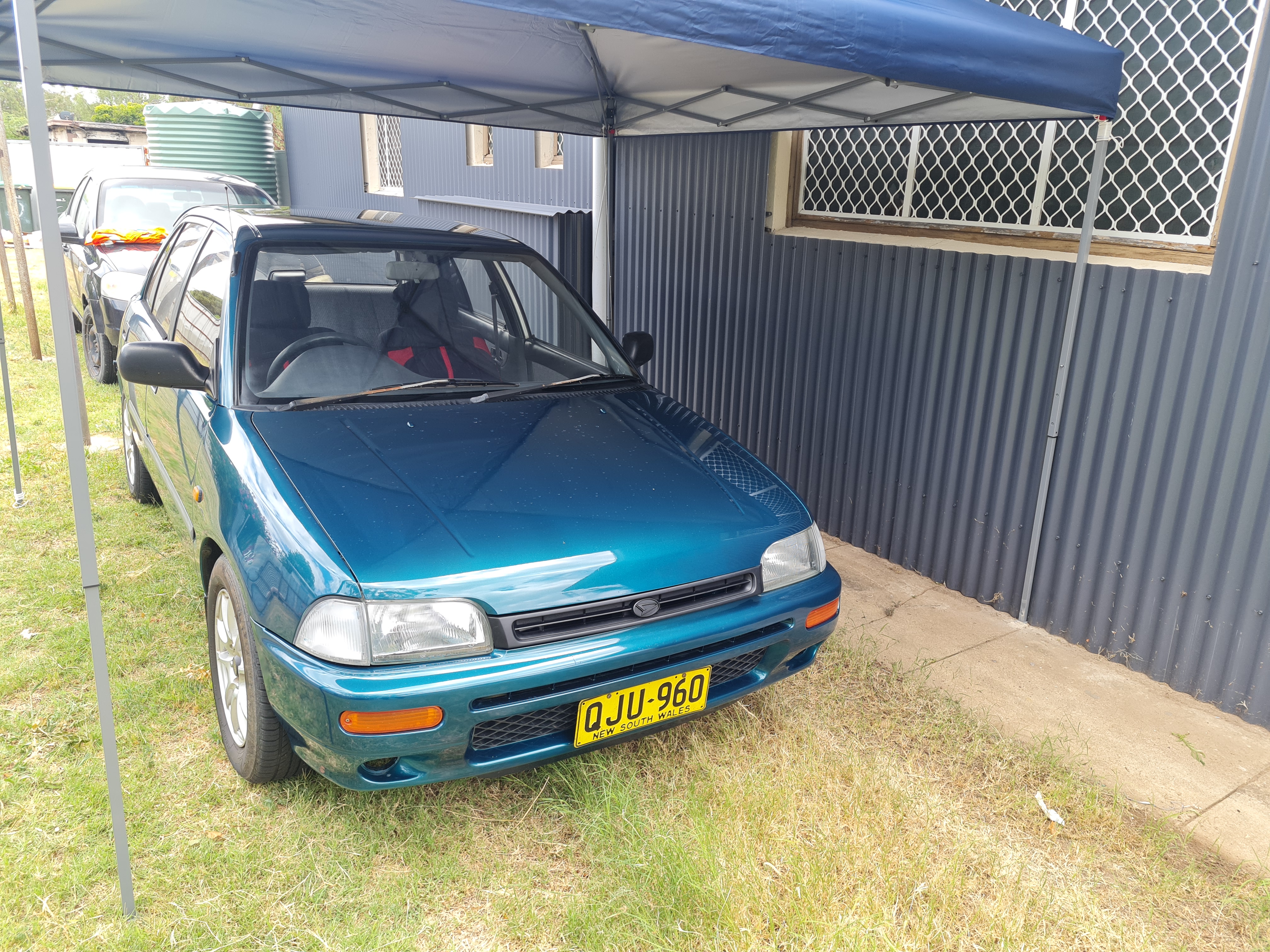 1994 DAIHATSU CHARADE DI SEDAN