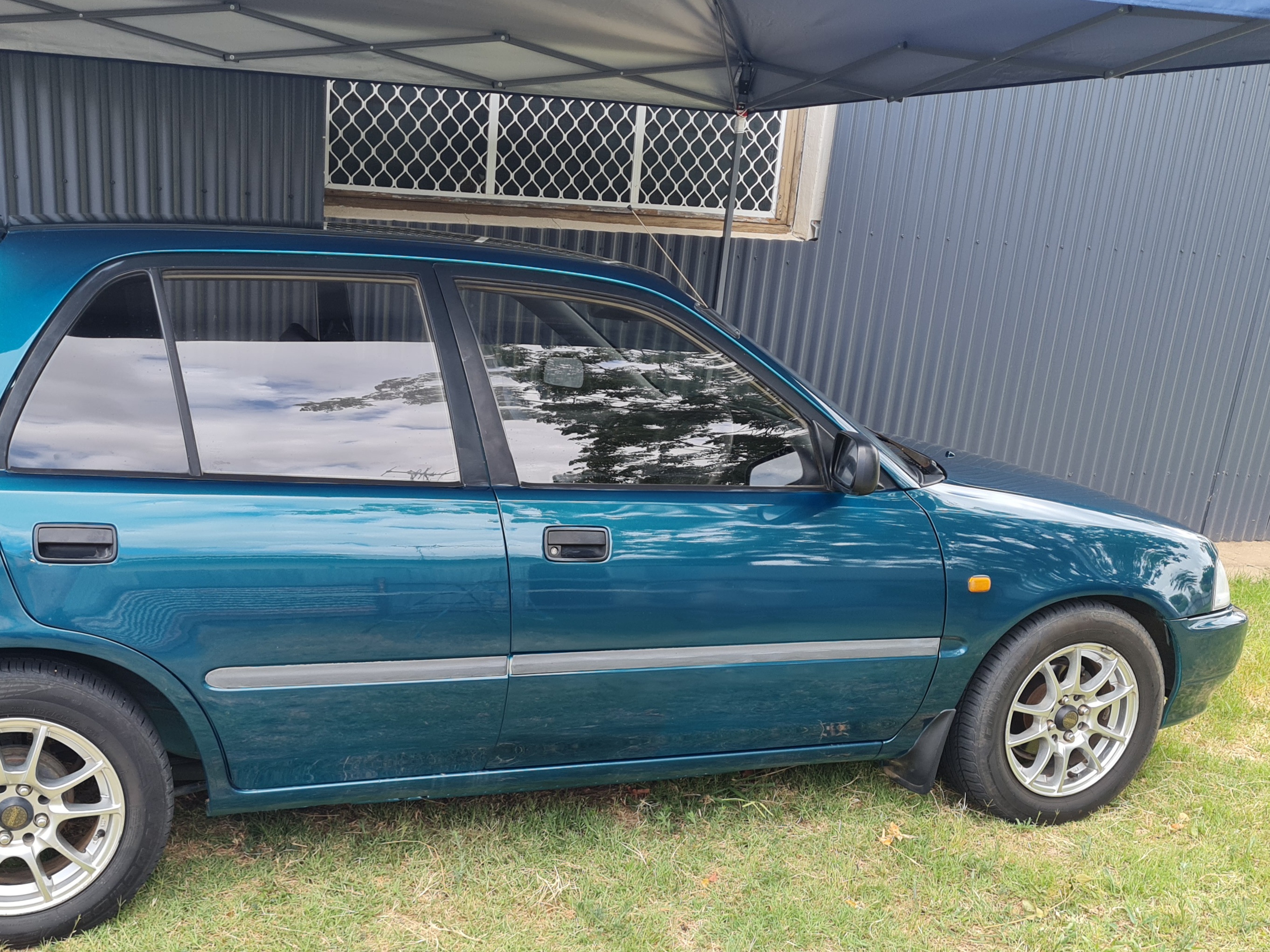 1994 DAIHATSU CHARADE DI 5 SP MANUAL 4D SEDAN