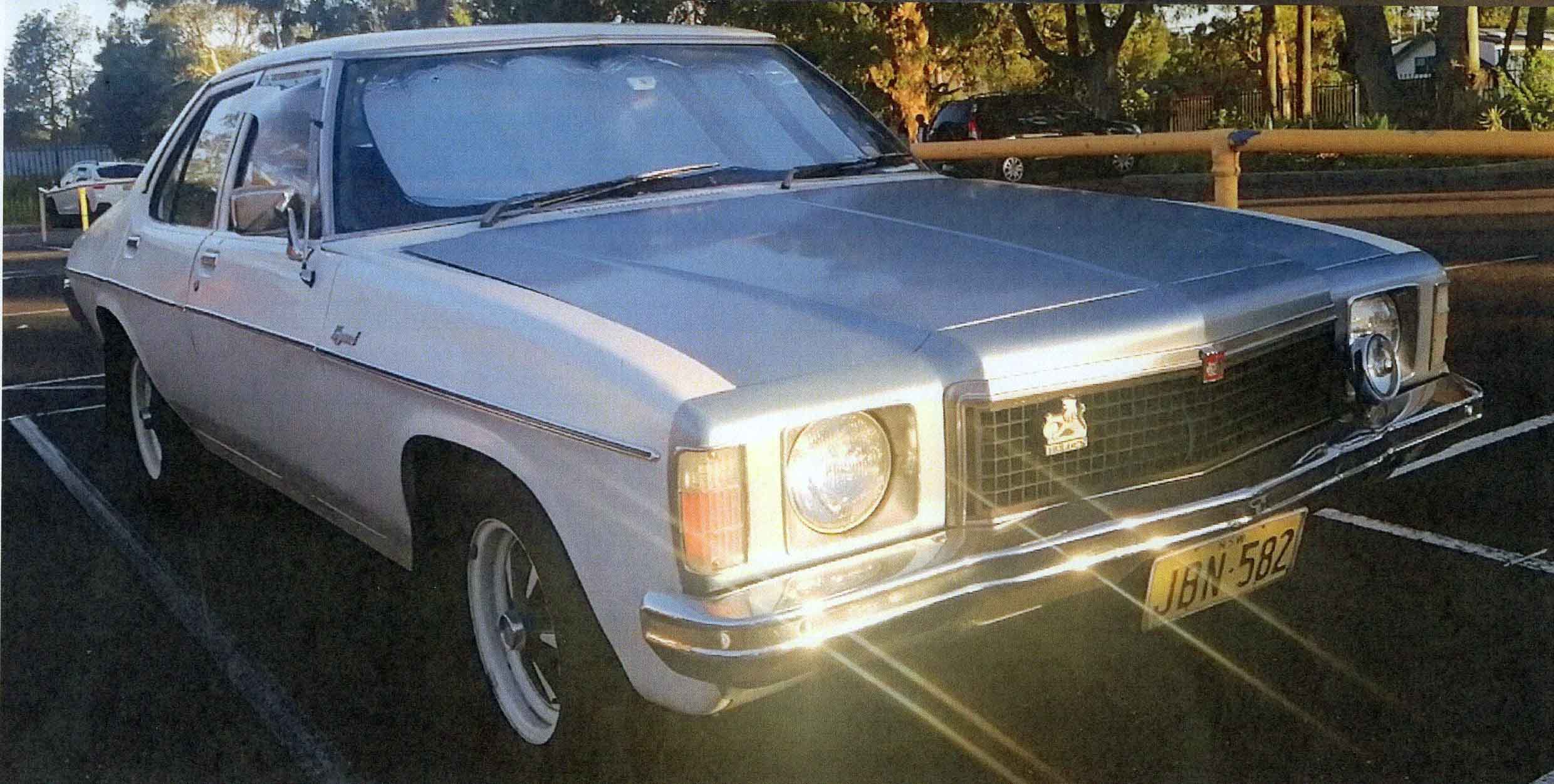 1976 HOLDEN KINGSWOOD HX SEDAN