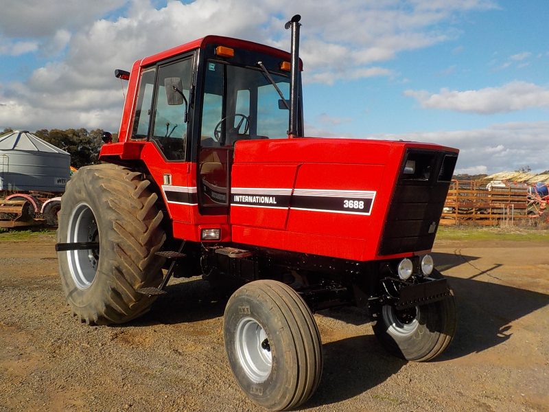 International 3688 Tractor