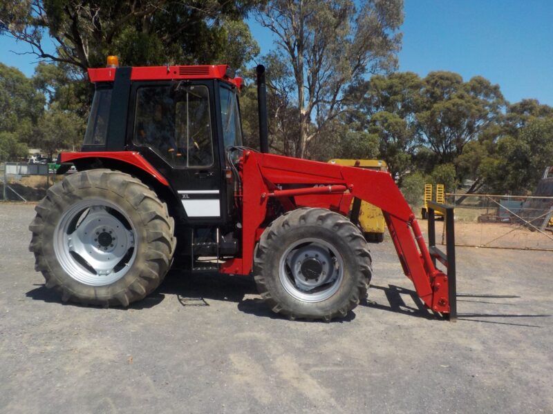 CASE IH 4240 FEL TRACTOR