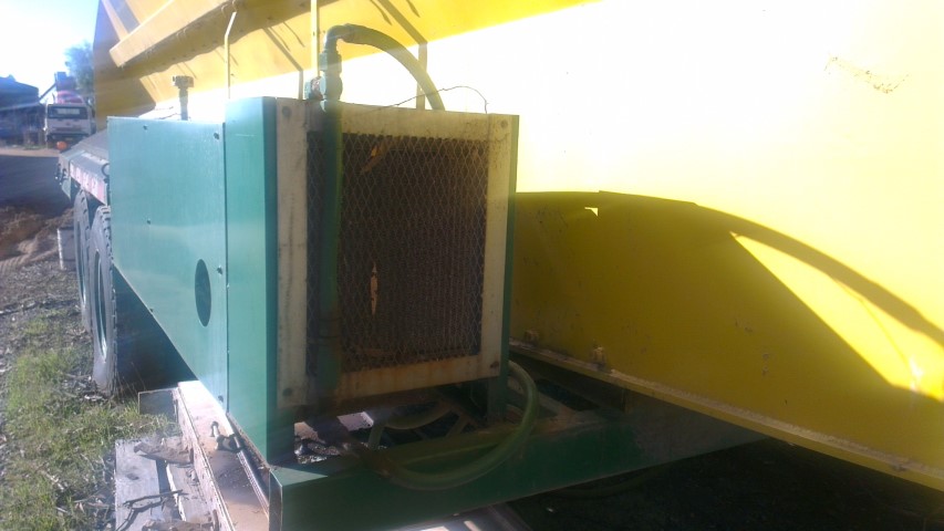 1984 FRUEHAUF FLOWCON TRAILER