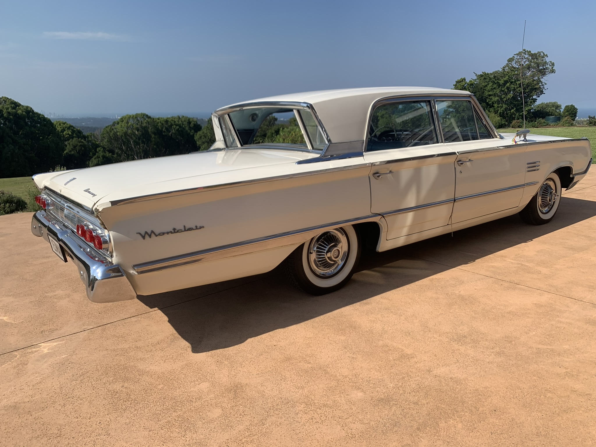 1964 MERCURY MONTCLAIR SEDAN