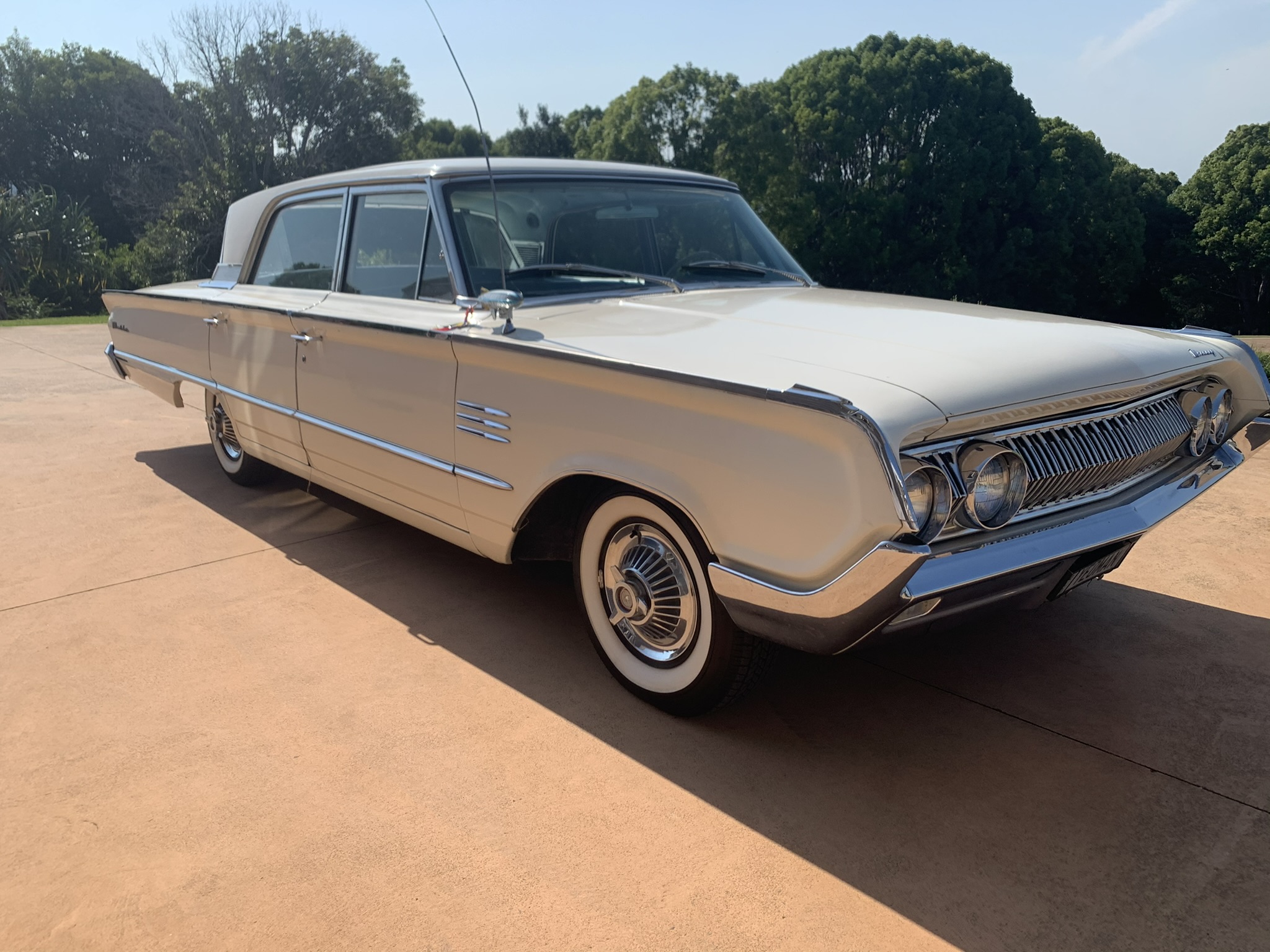 1964 MERCURY MONTCLAIR SEDAN