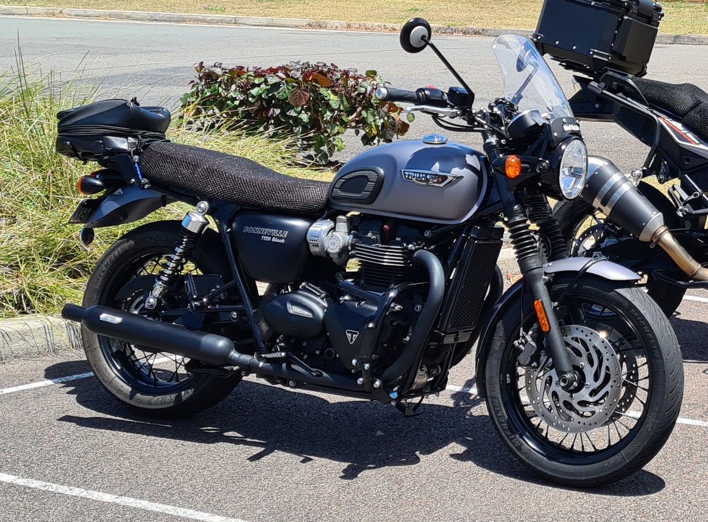 2016 TRIUMPH BONNEVILLE T120 BLACK ROAD