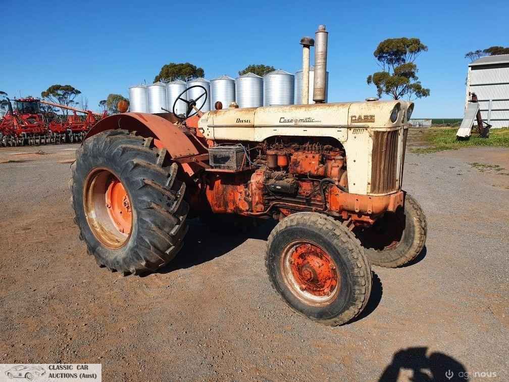 CASE 800 TRACTOR