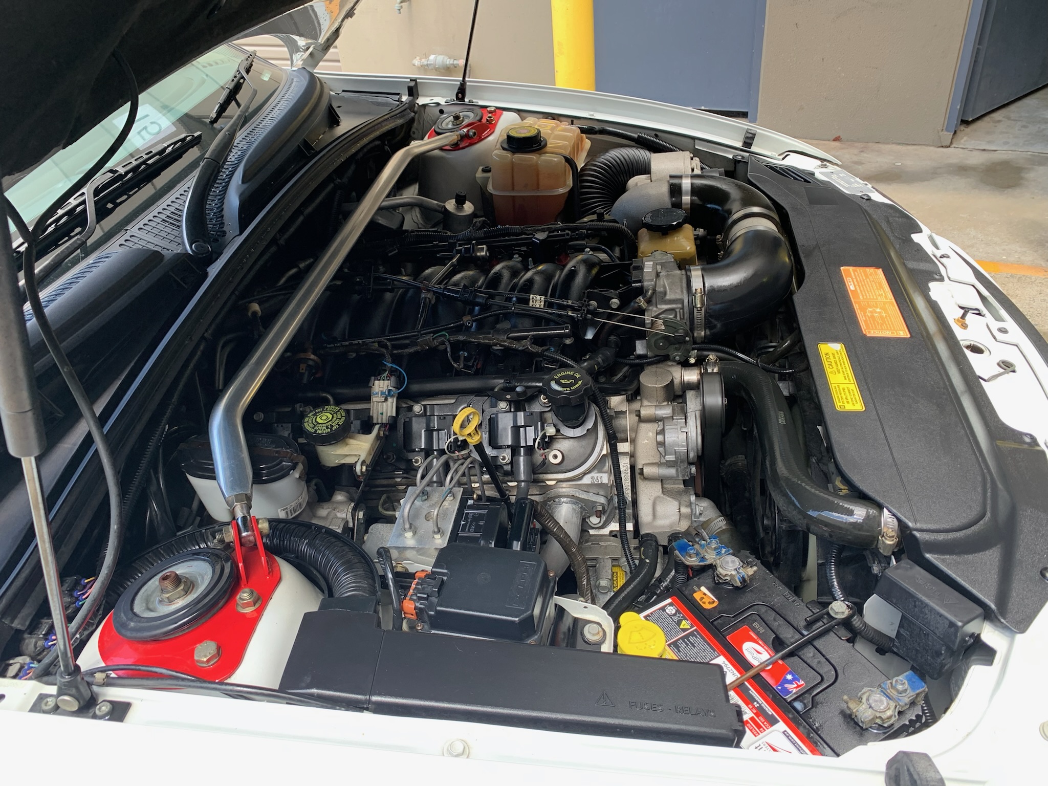 2001 HOLDEN COMMODORE VU SS 6 SP MANUAL UTILITY 