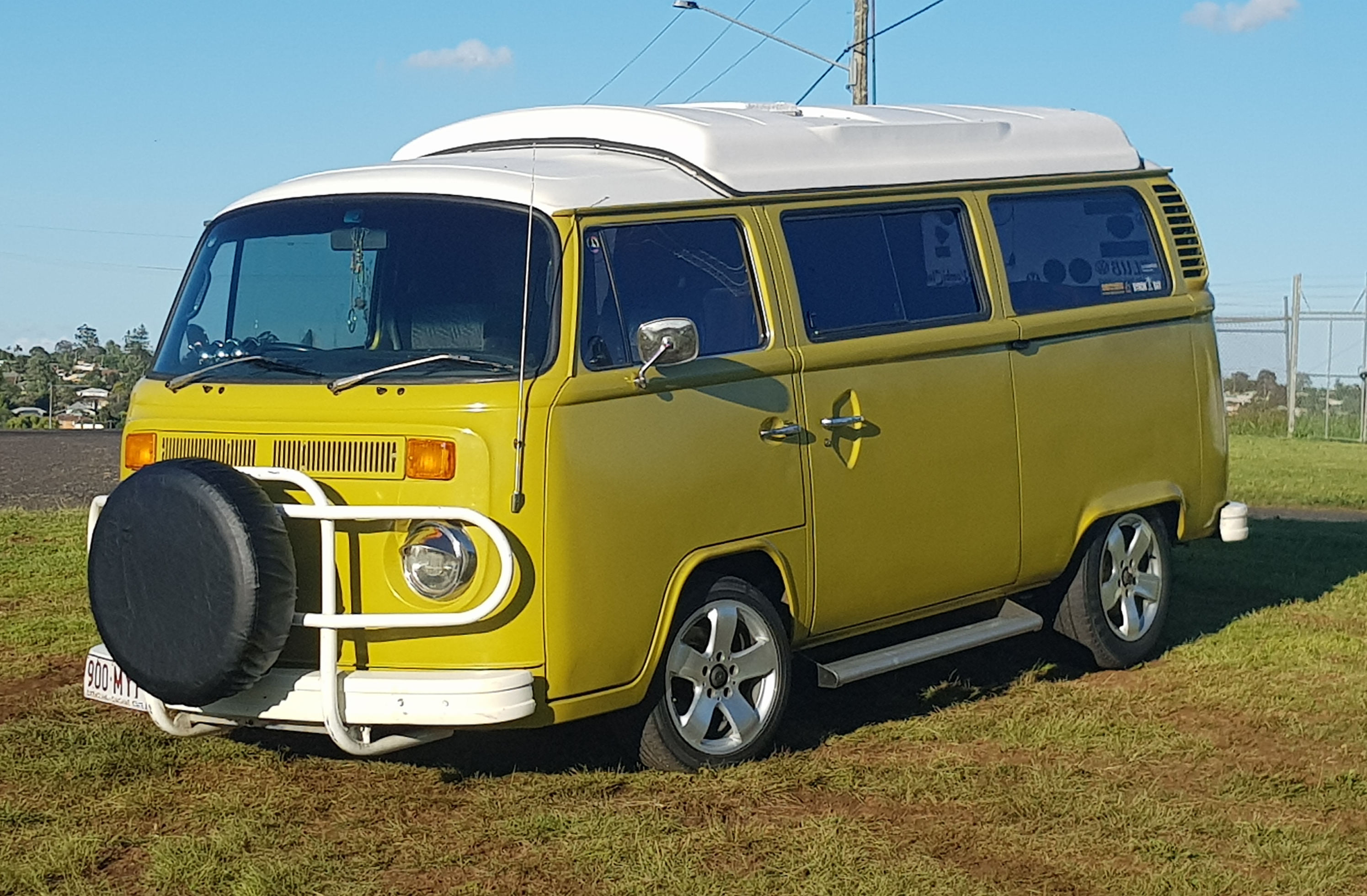 1976 VOLKSWAGEN KOMBI VAN 