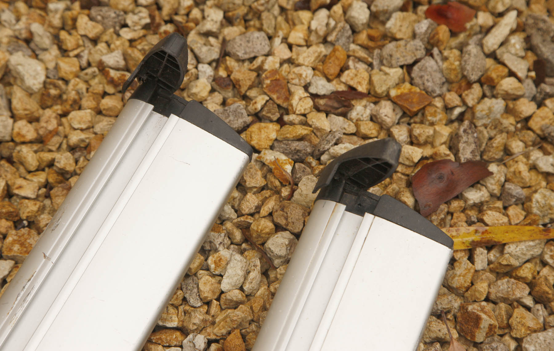 THULE ROOF RACK RAILS ONLY