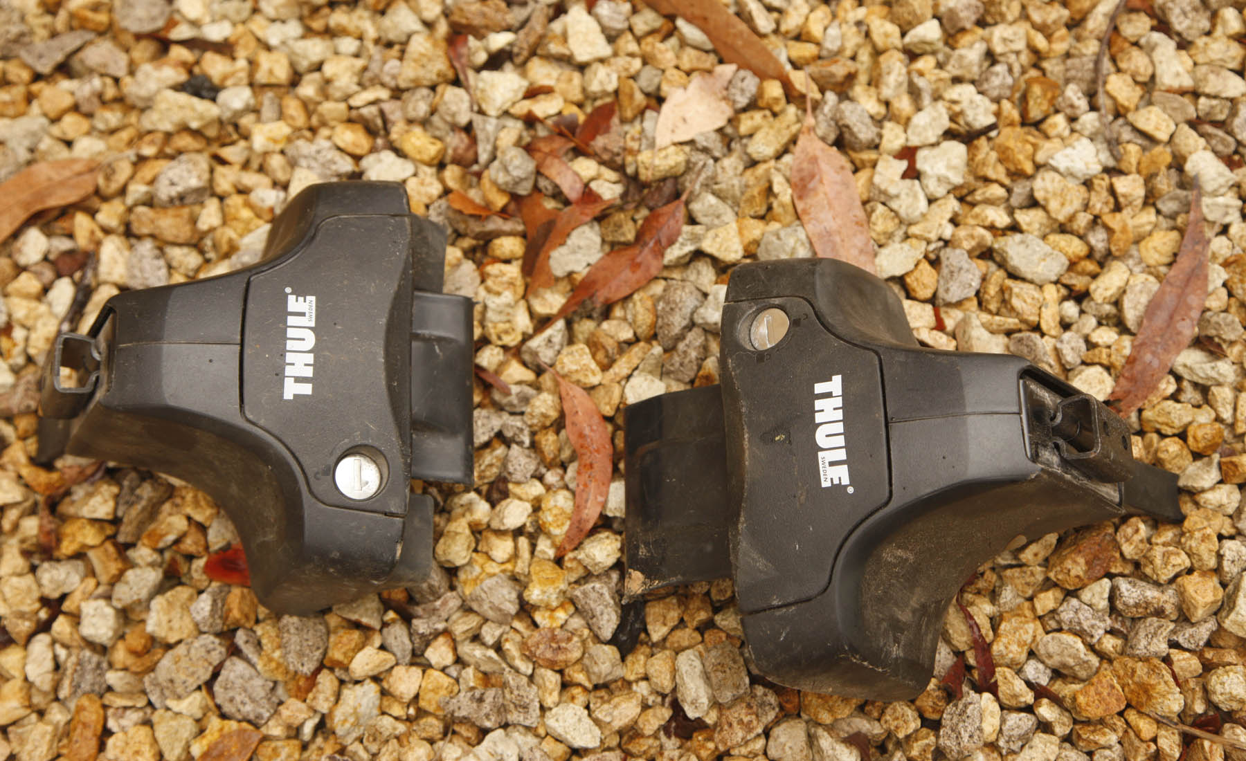THULE ROOF RACK RAILS ONLY