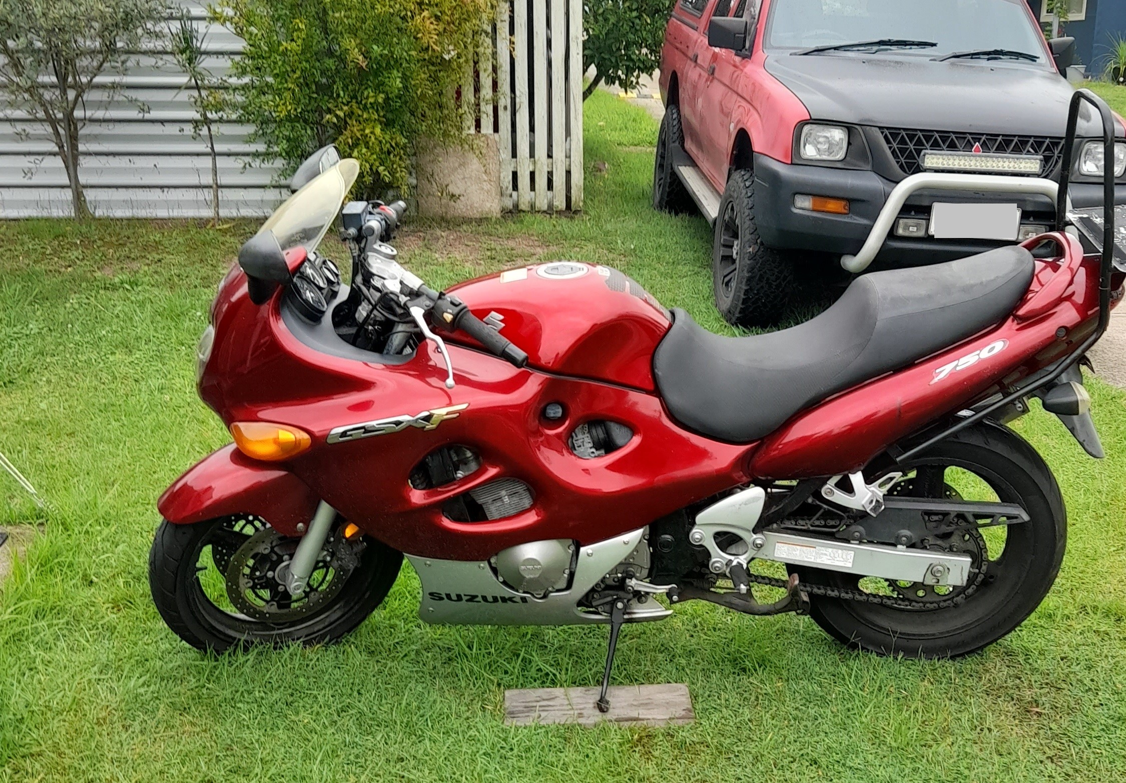 2005 SUZUKI GSX750F ROAD