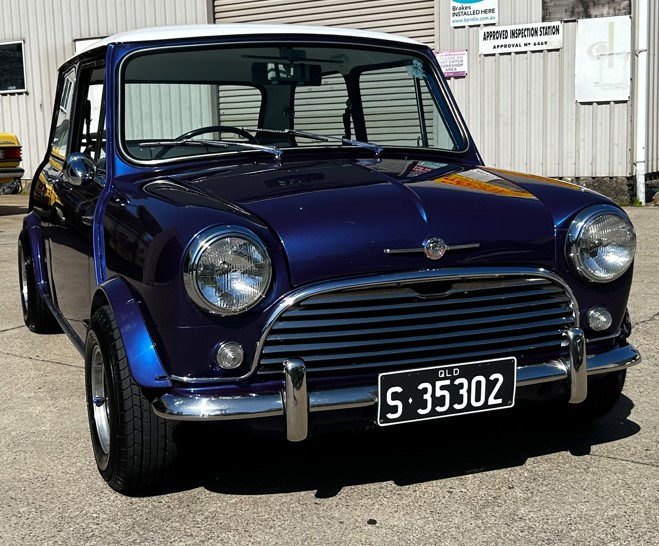 1968 MORRIS MINI DELUXE SEDAN