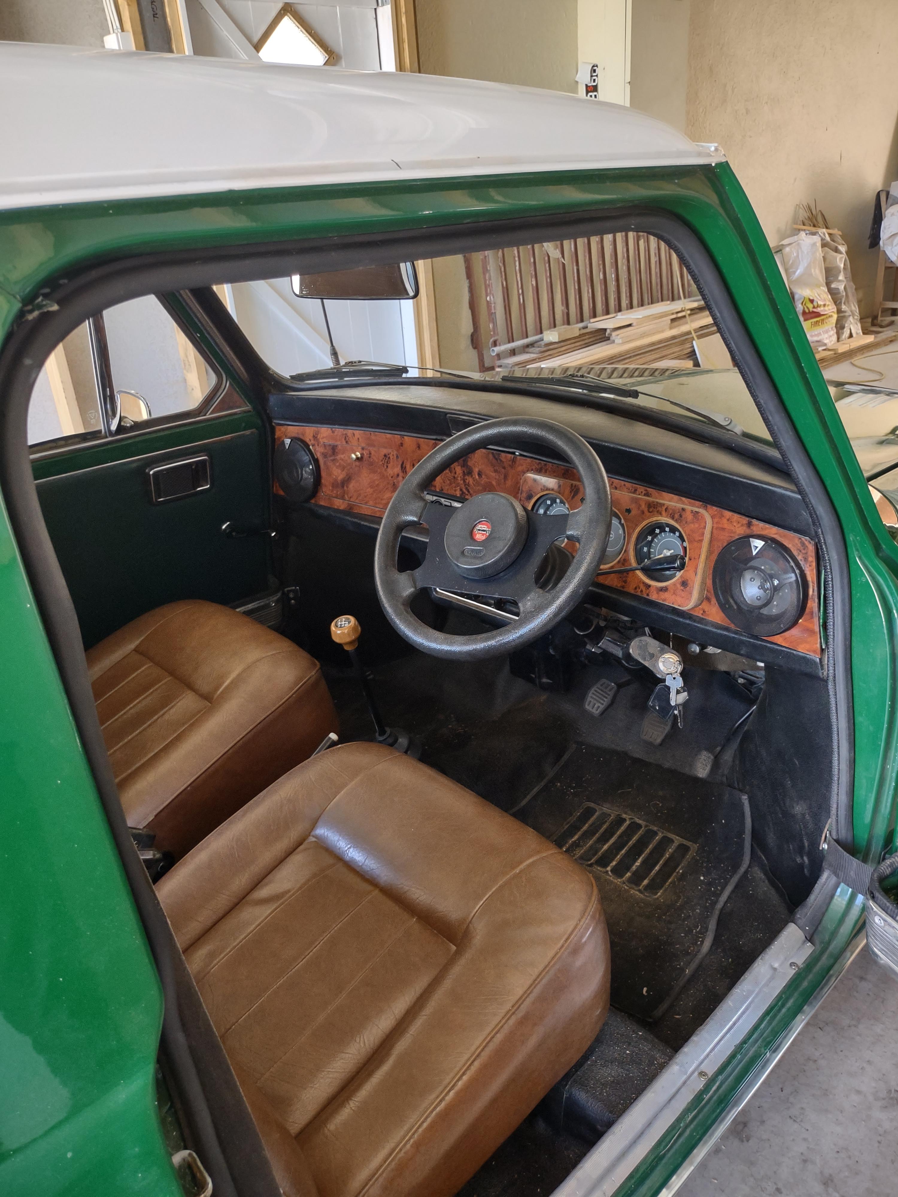 1977 LEYLAND MINI 4 SP MANUAL VAN