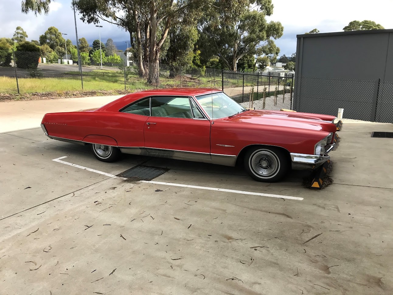 1965 PONTIAC BONNEVILLE 2dr HARDTOP