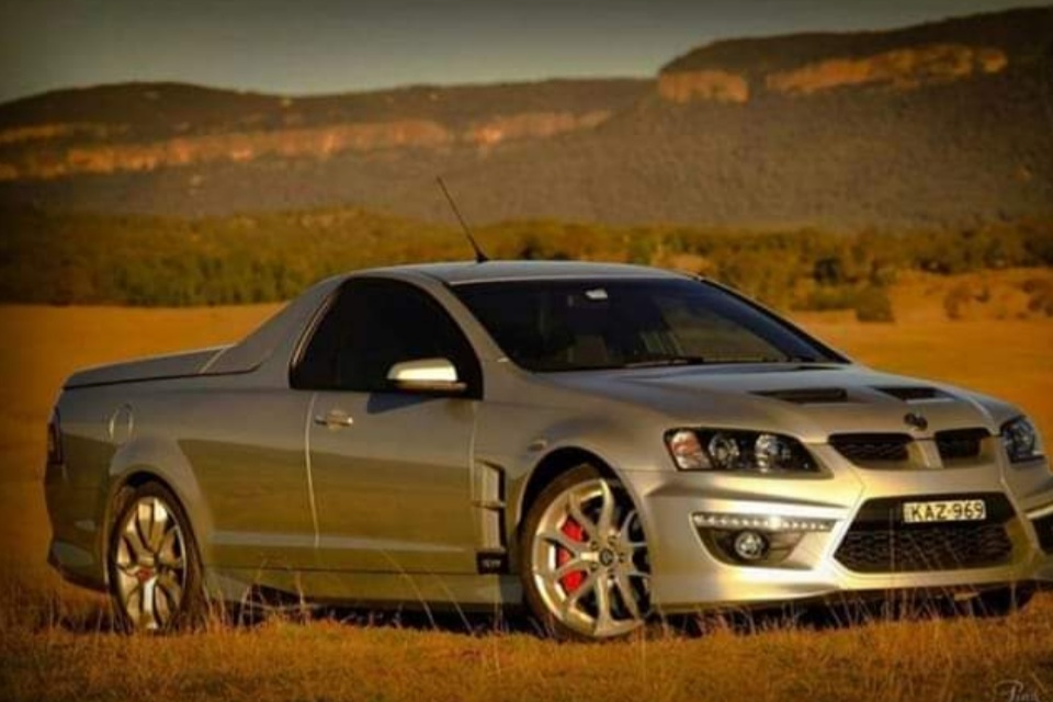 2011 HSV MALOO E3 R8 20th ANN. (DUAL FUEL) 6 SP MANUAL UTILITY