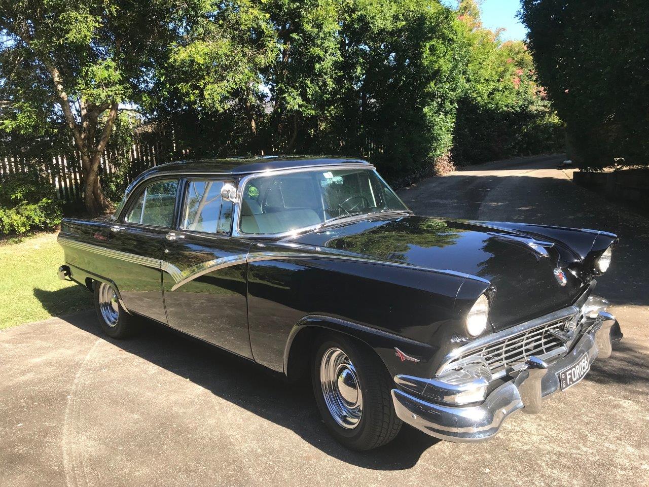 1956 FORD FAIRLANE CUSTOMLINE SEDAN