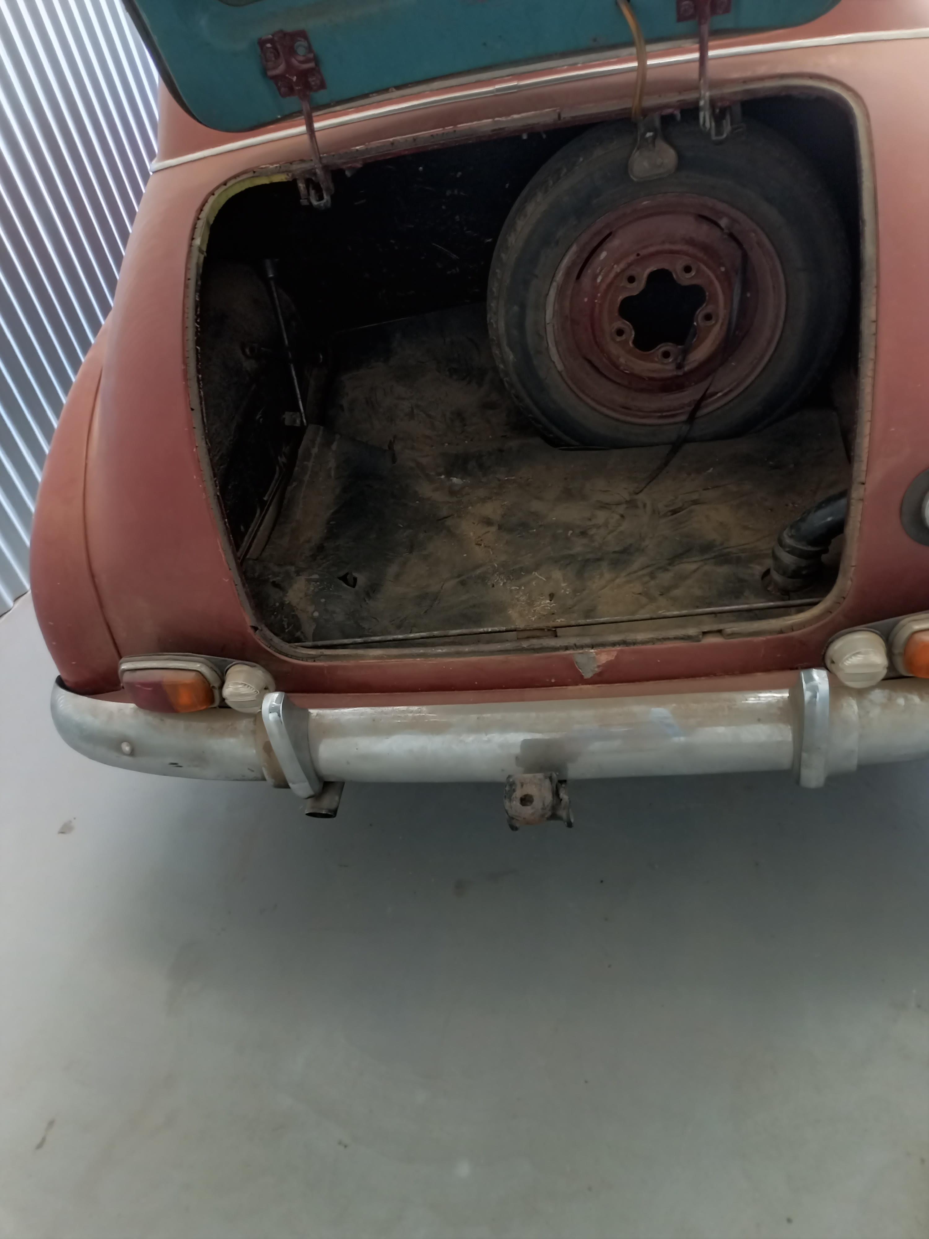 1948 HOLDEN 48-215 FX SEDAN 