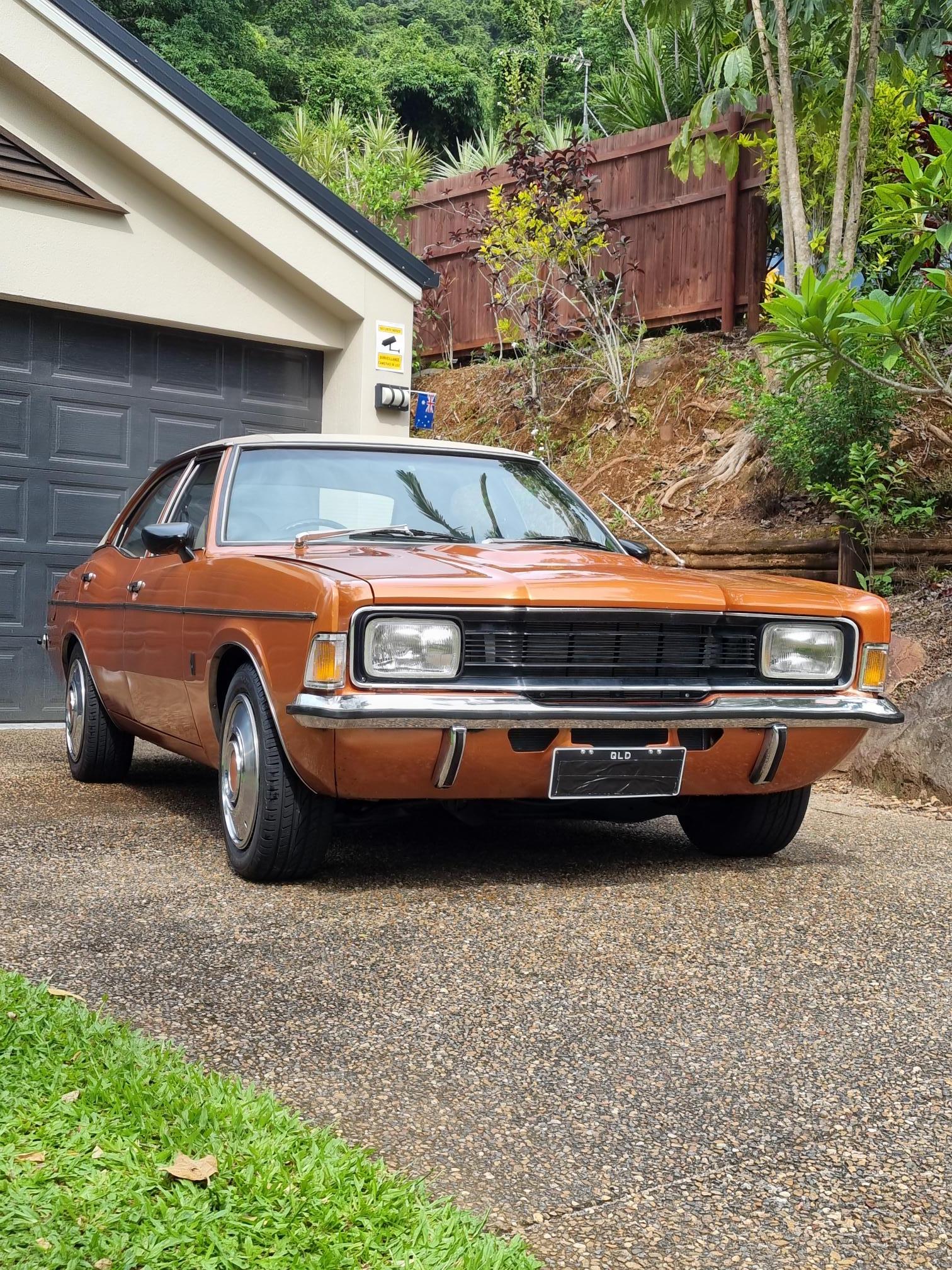 1976 FORD CORTINA TD XLE SEDAN