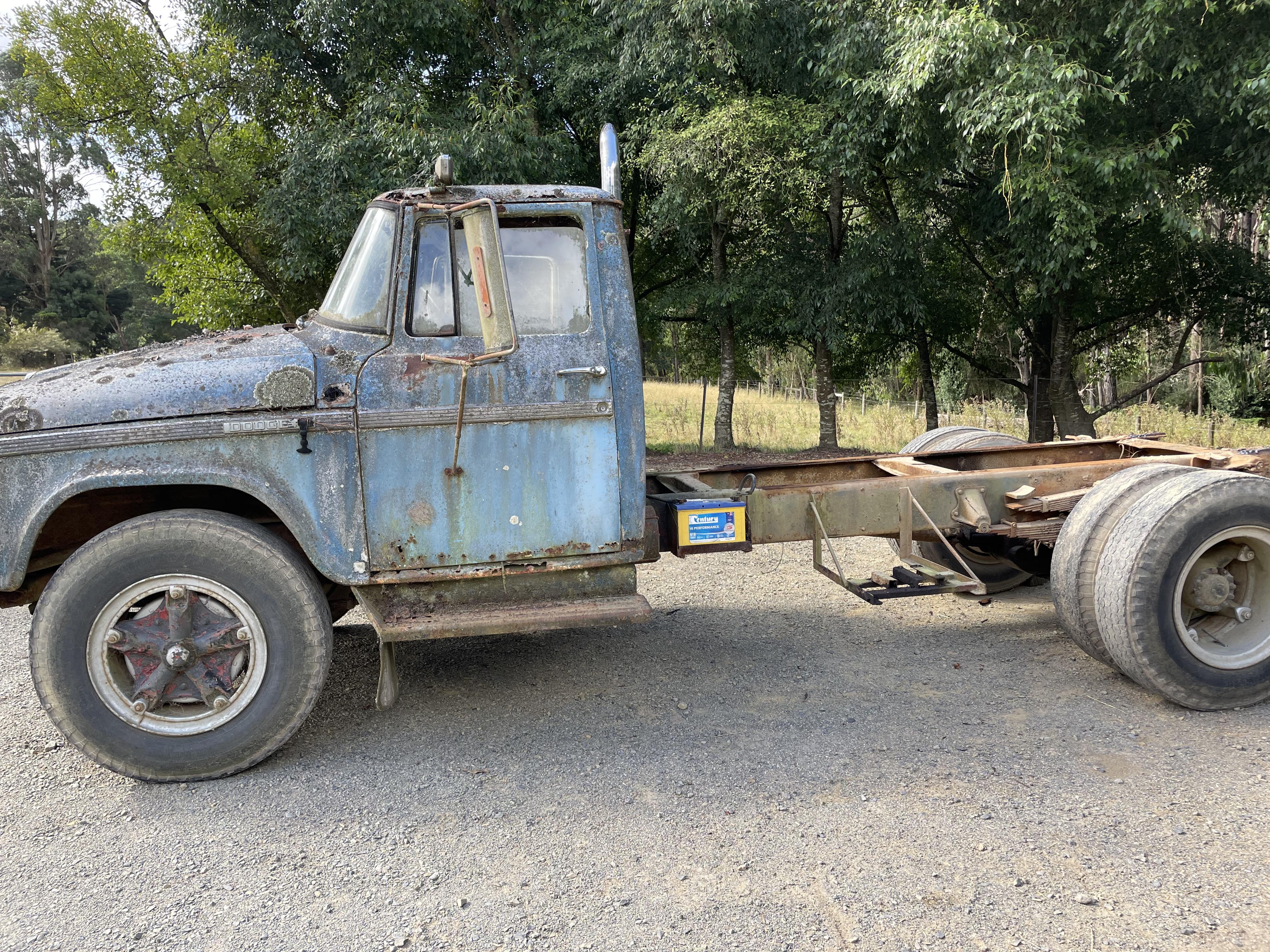 1965 DODGE RIGID TRUCK
