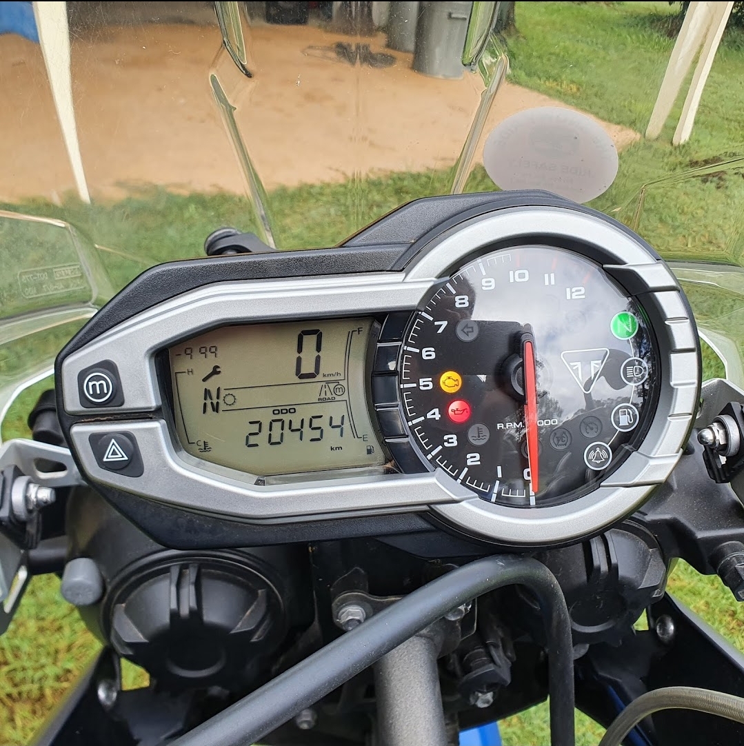 2015 TRIUMPH TIGER 800 XRX DUAL SPORTS