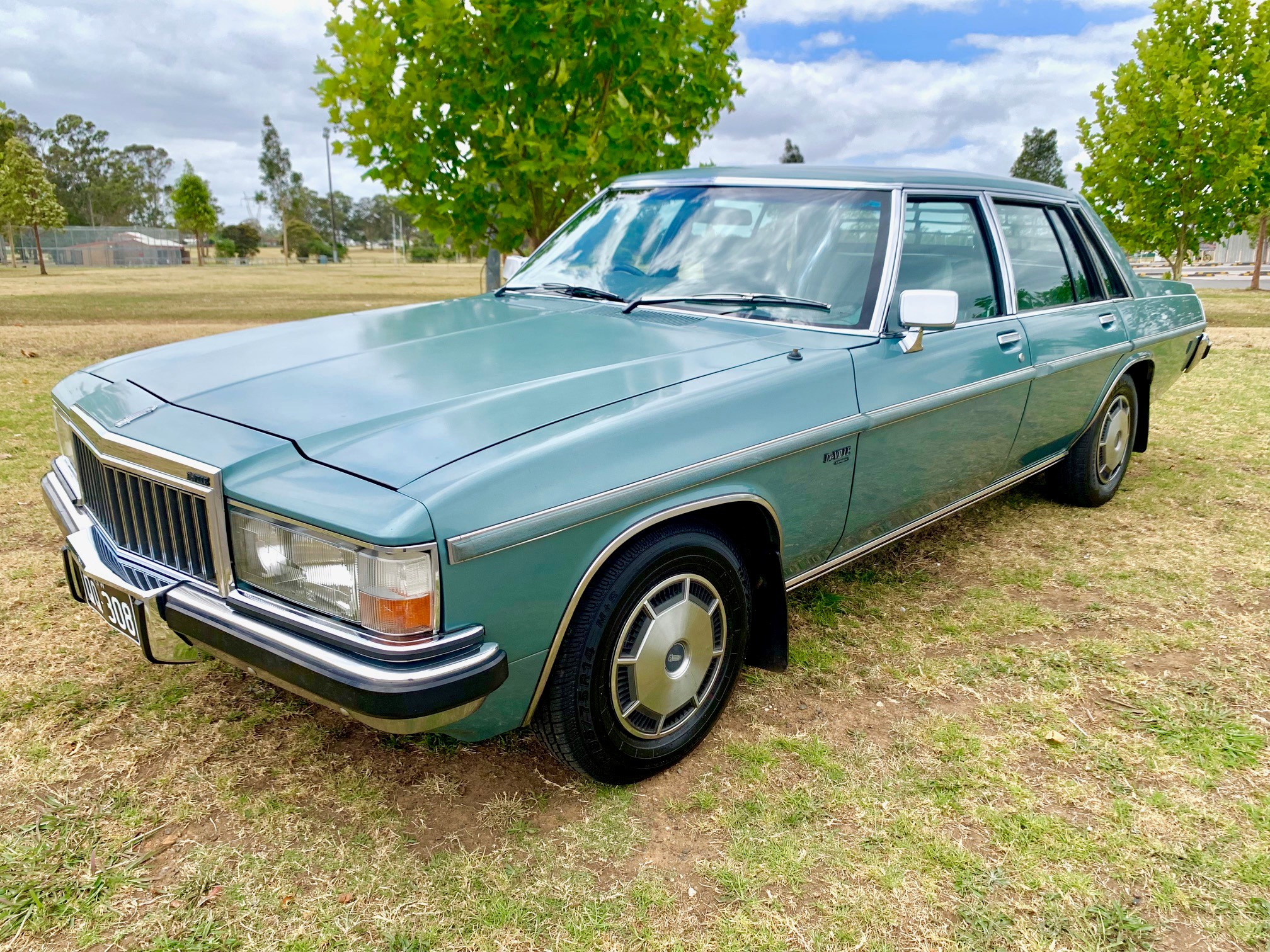 1984 HOLDEN STATESMAN WB2 DE VILLE SEDAN