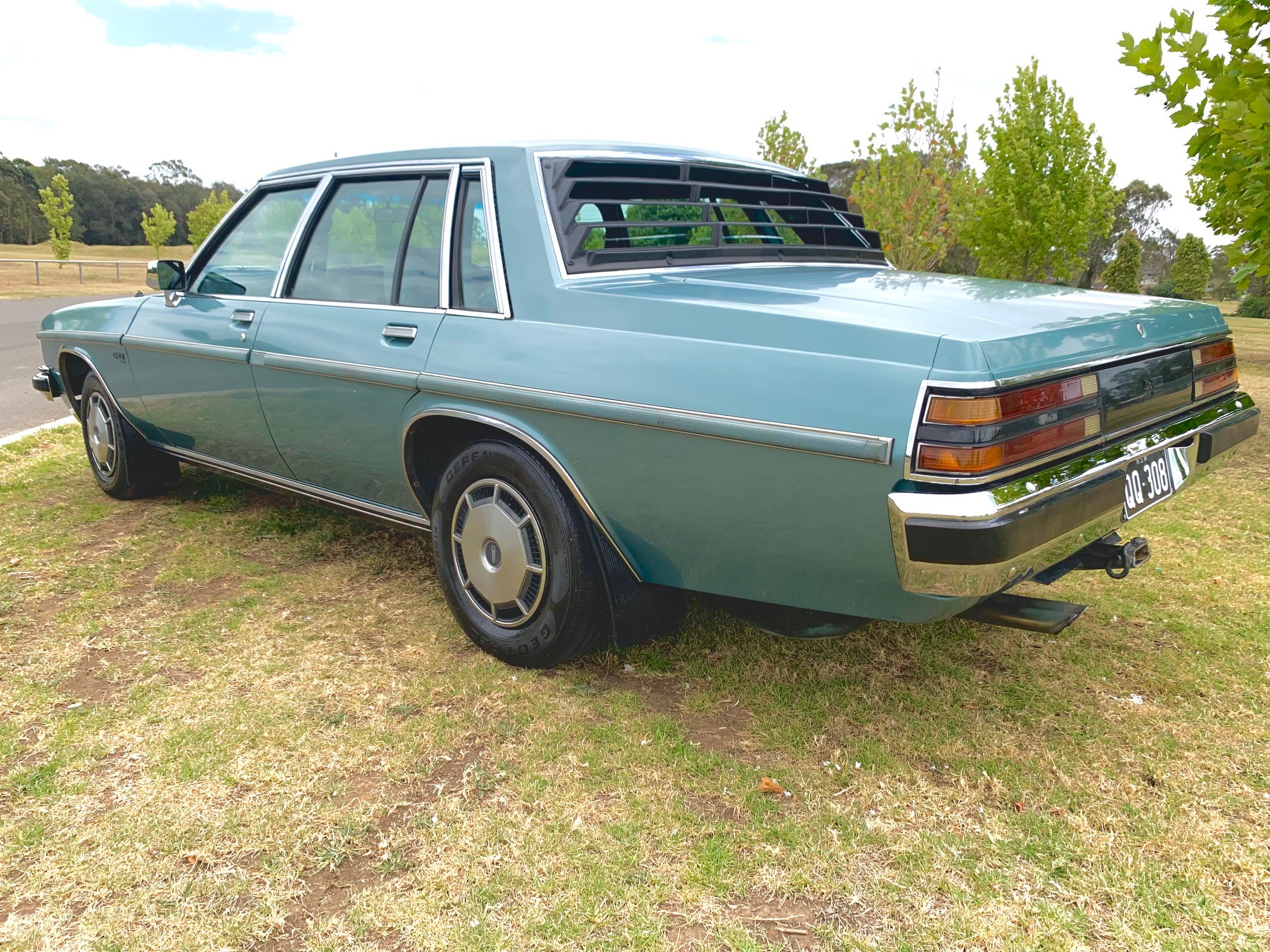 1984 HOLDEN STATESMAN WB2 DE VILLE SEDAN