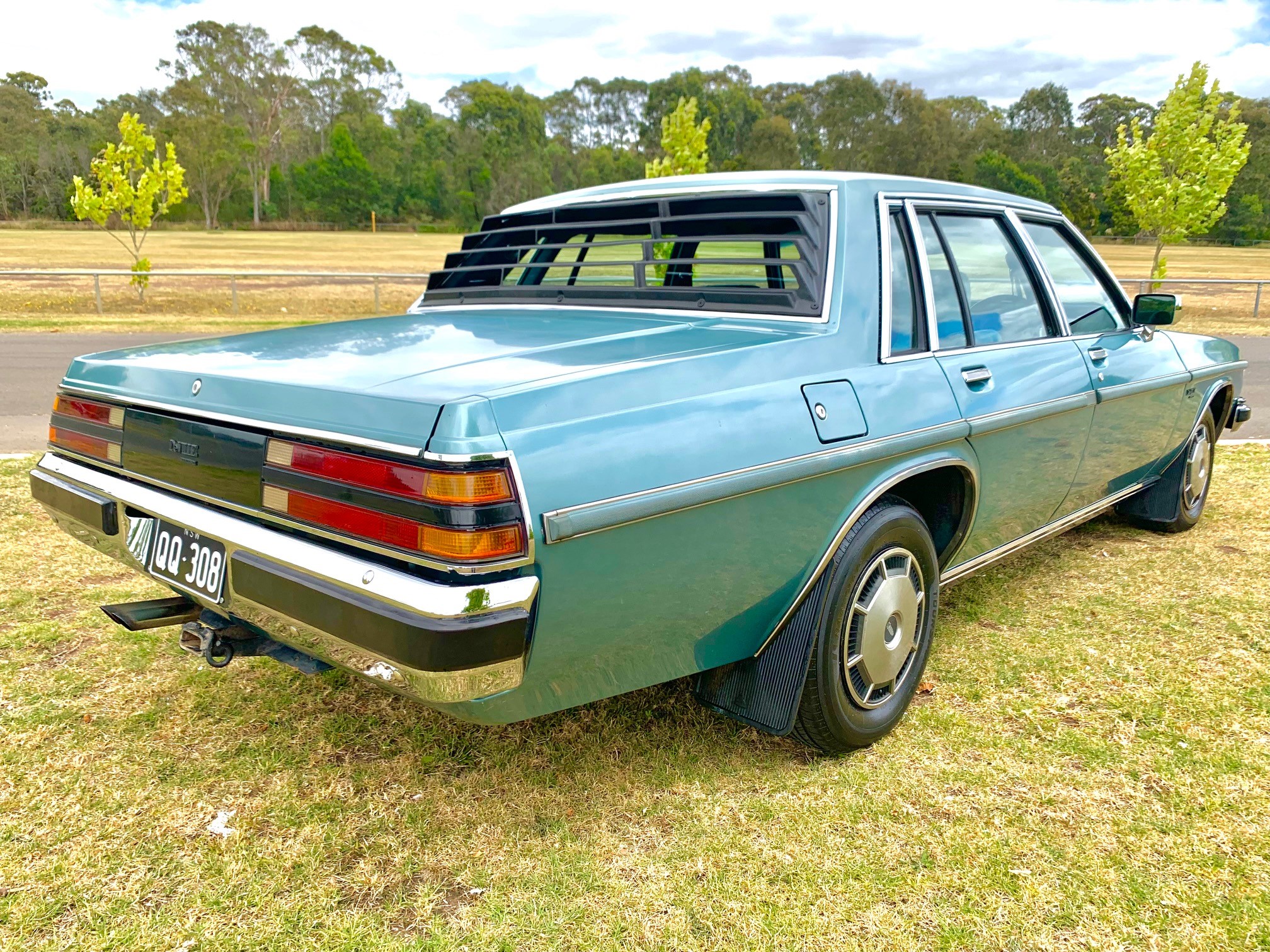 1984 HOLDEN STATESMAN WB2 DE VILLE SEDAN