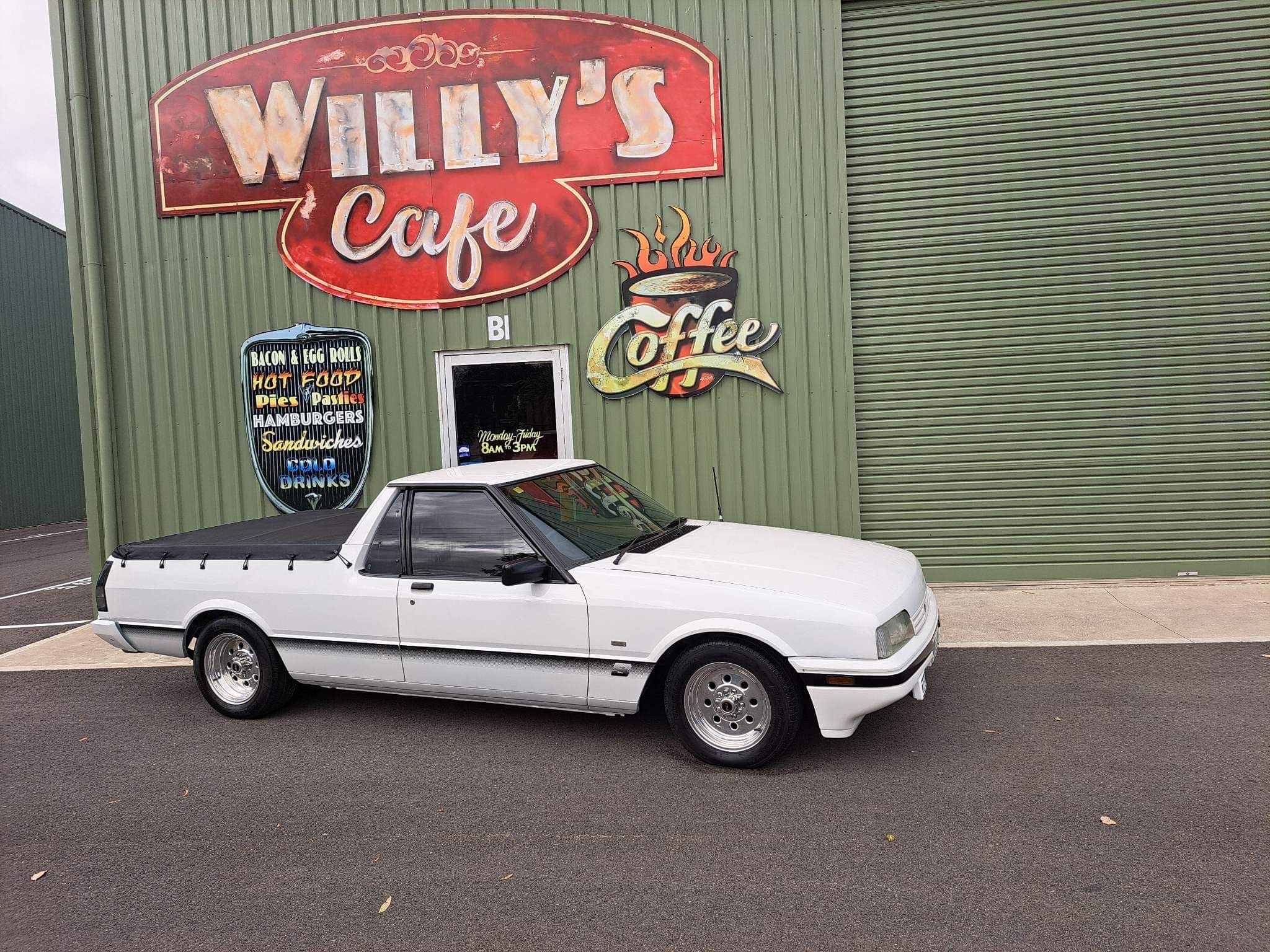 1987 FORD FALCON XF UTILITY