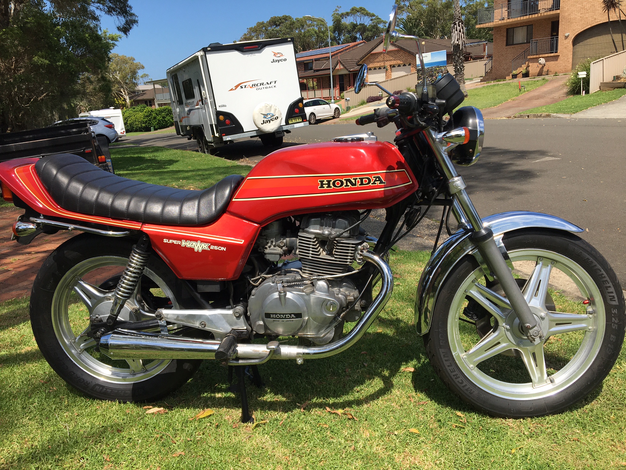 1981 HONDA CB250N SUPERHAWK ROAD