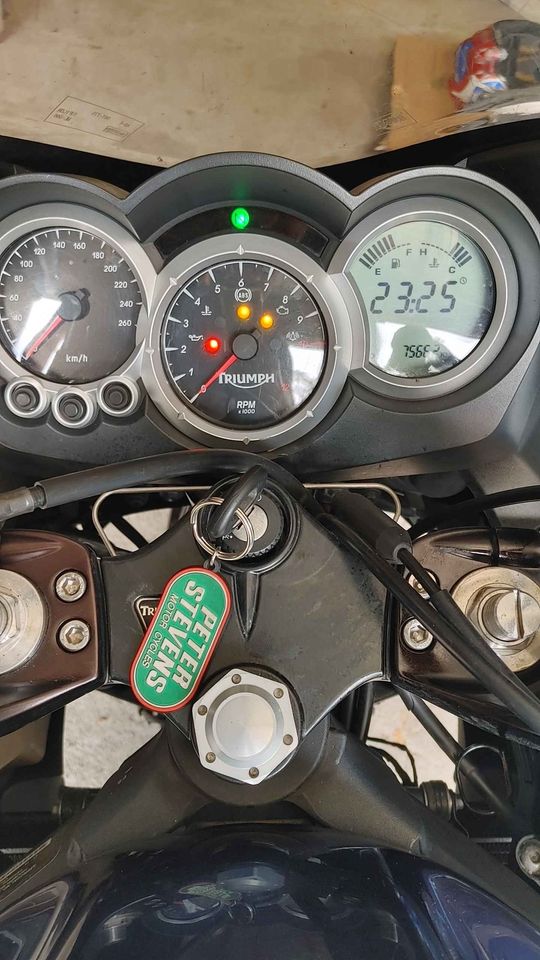 2011 TRIUMPH SPRINT ST SPORTS