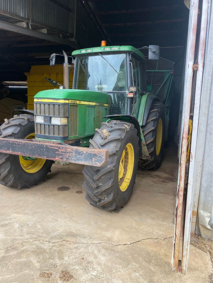 1999 JOHN DEERE 6810 TRACTOR