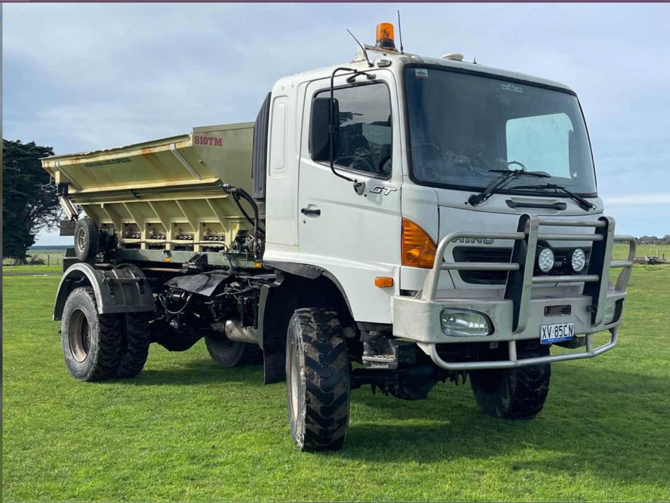 2007 HINO GT1J 4X4 SPREADER TRUCK