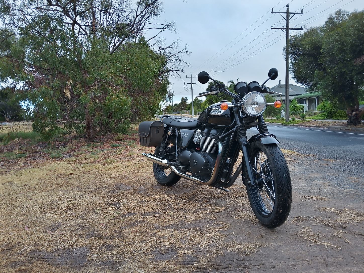 2016 TRIUMPH BONNEVILLE T100 BLACK ROAD