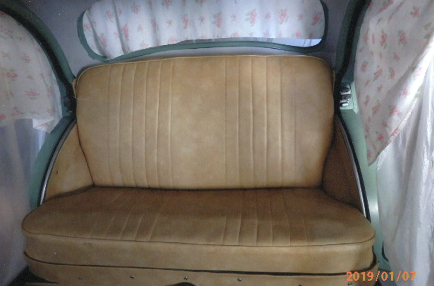 1960 MORRIS MINOR 1000 SEDAN