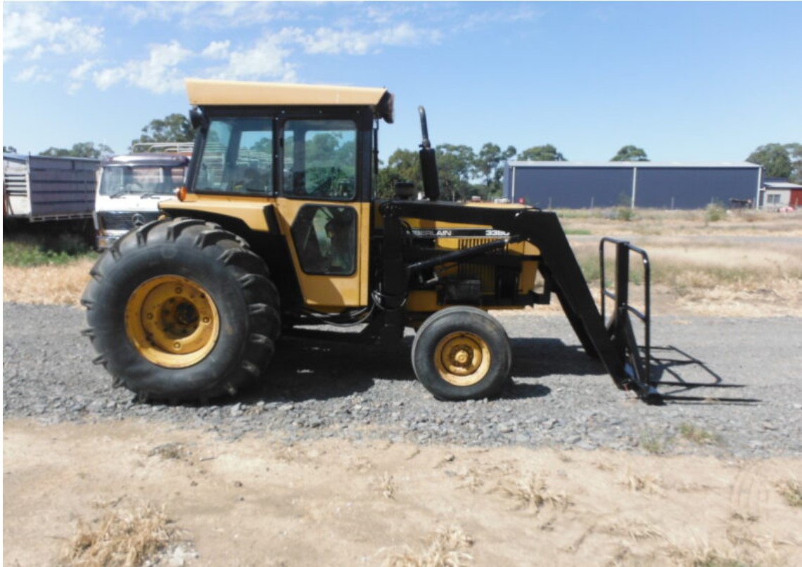 Chamberlain 3380 FEL Tractor